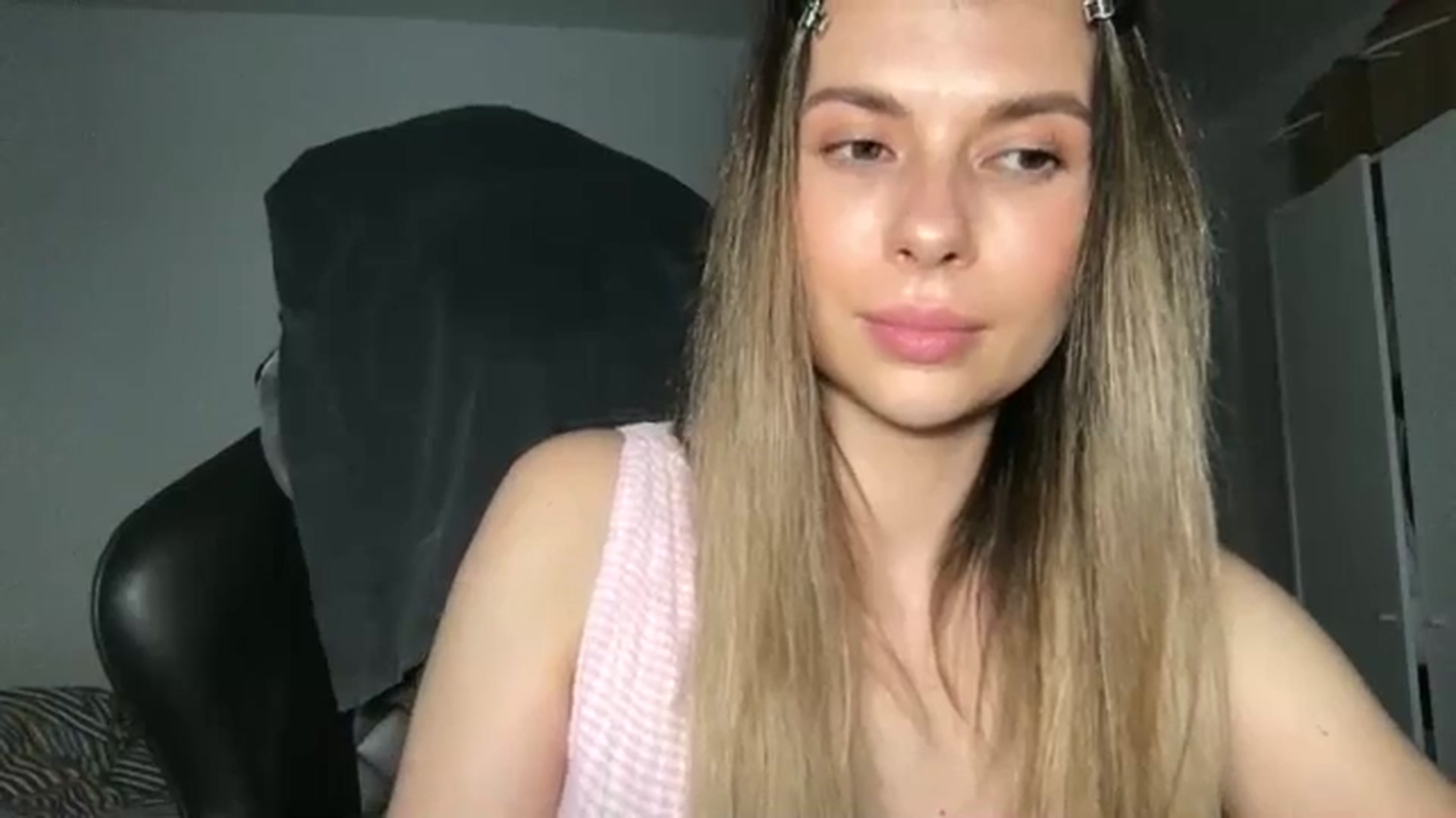 Gallery image thumbnail from neverinmylife's myfreecams stream on, 02/15/2026, 16:33 image 2 of 20