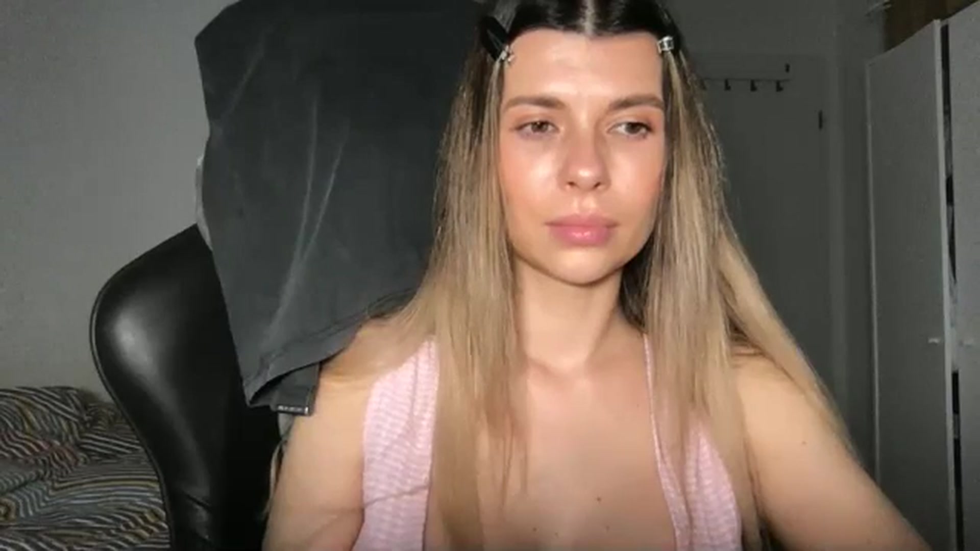 Gallery image thumbnail from neverinmylife's myfreecams stream on, 02/15/2026, 16:33 image 9 of 20