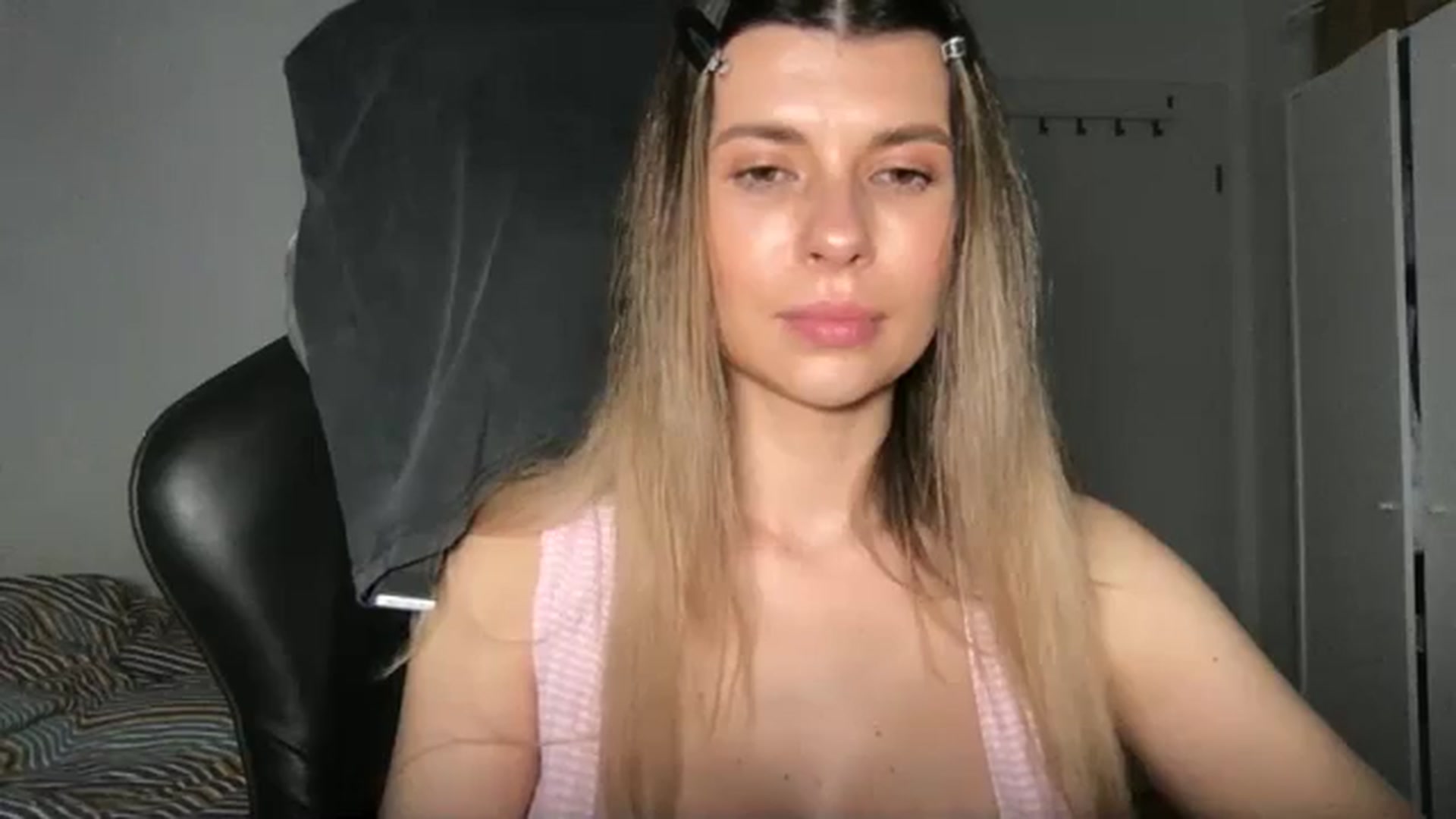 Gallery image thumbnail from neverinmylife's myfreecams stream on, 02/15/2026, 16:33 image 7 of 20
