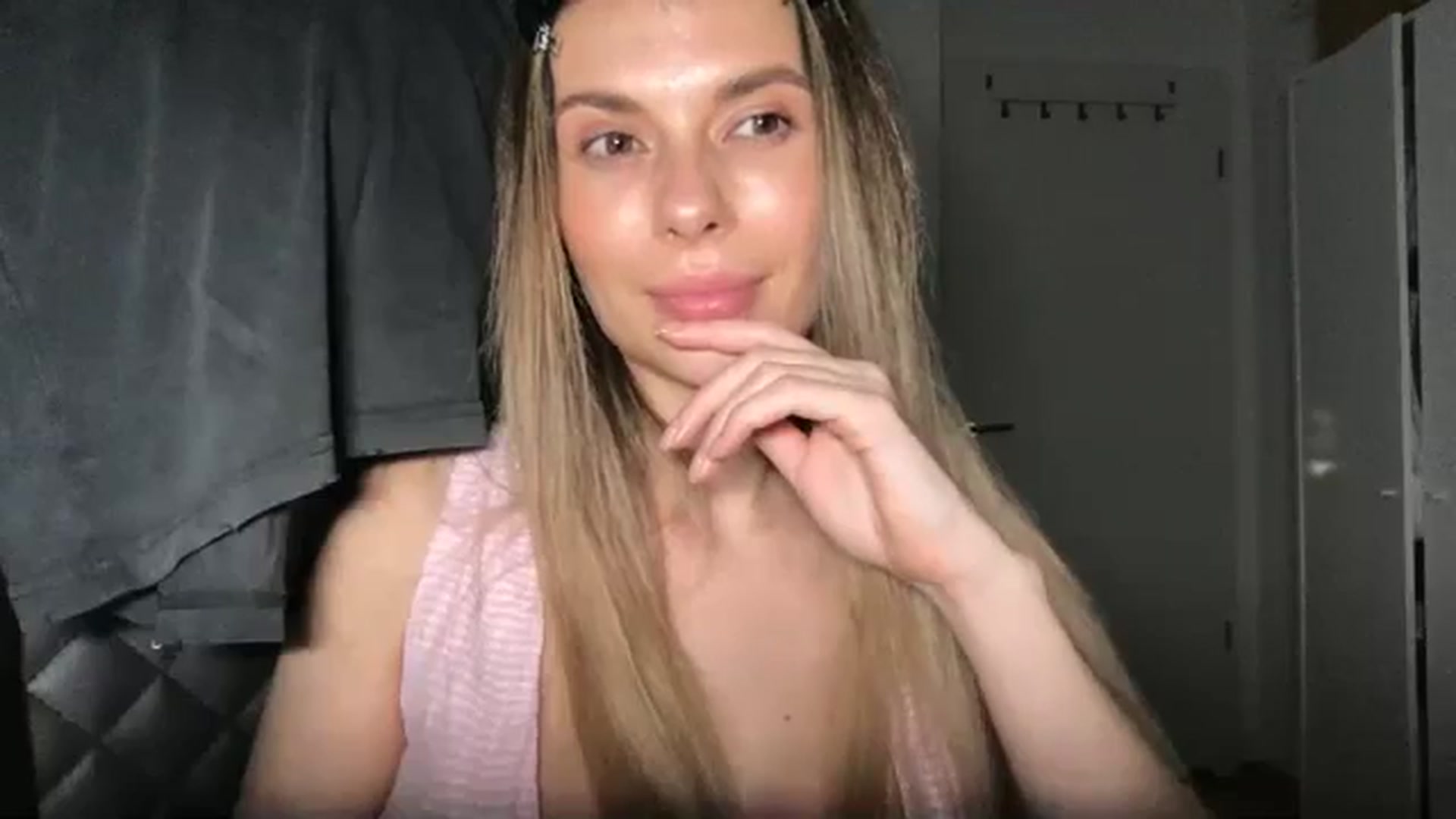 Gallery image thumbnail from neverinmylife's myfreecams stream on, 02/15/2026, 16:33 image 20 of 20