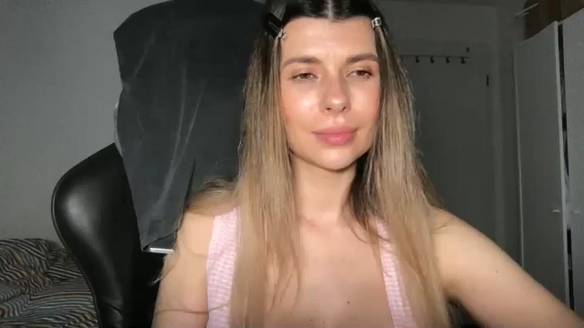Gallery image thumbnail from neverinmylife's myfreecams stream on, 02/15/2026, 16:33 image 6 of 20