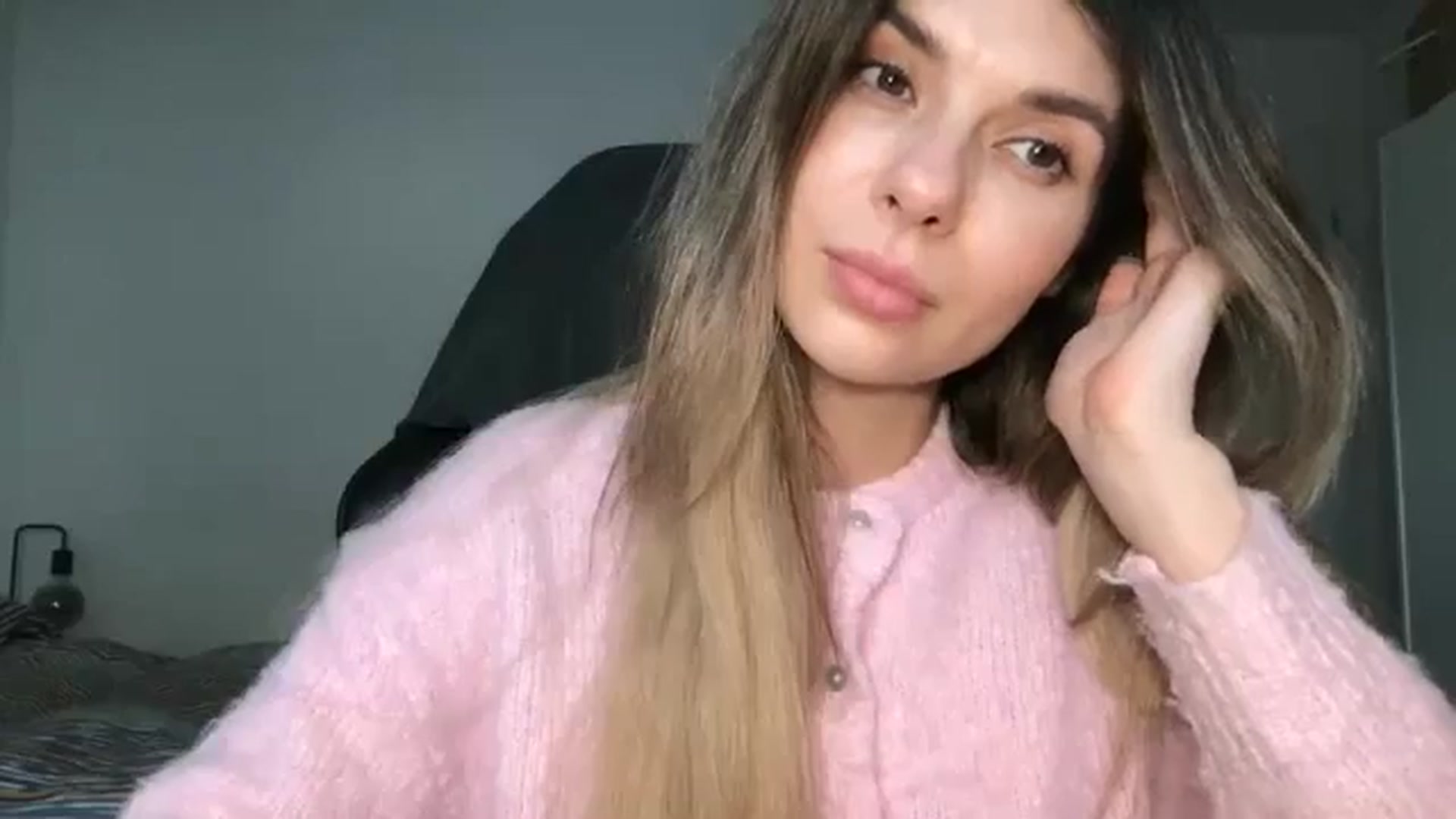 Gallery image thumbnail from neverinmylife's myfreecams stream on, 02/18/2026, 12:58 image 10 of 20