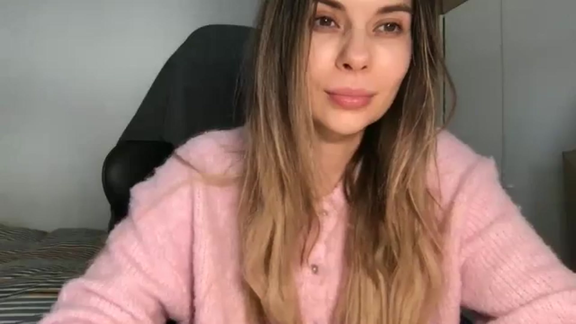 Gallery image thumbnail from neverinmylife's myfreecams stream on, 02/20/2026, 13:49 image 14 of 20