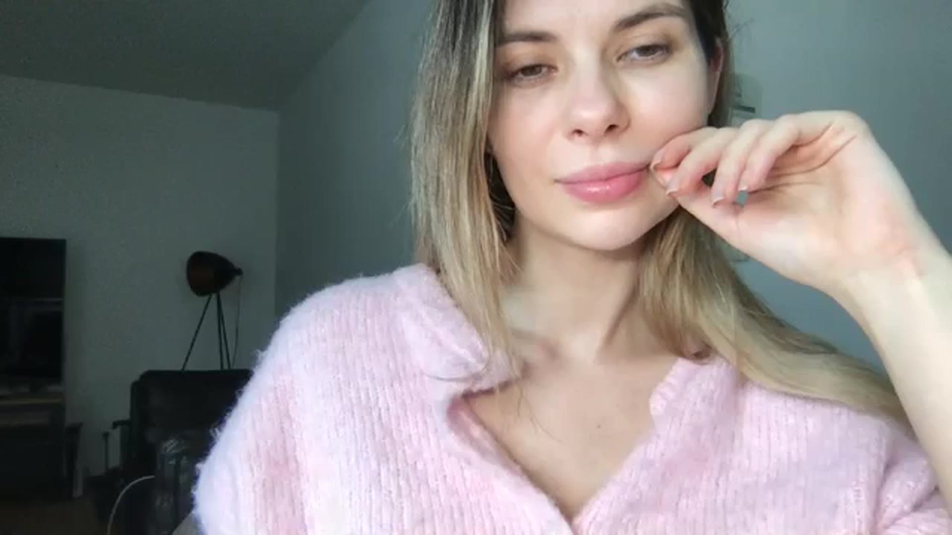 Gallery image thumbnail from neverinmylife's myfreecams stream on, 03/01/2026, 14:04 image 5 of 20