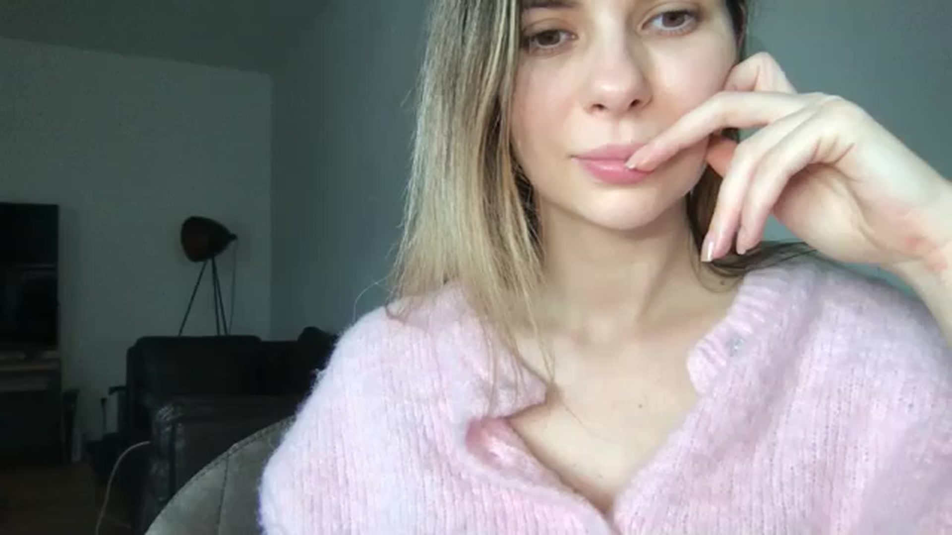 Gallery image thumbnail from neverinmylife's myfreecams stream on, 03/01/2026, 14:04 image 20 of 20