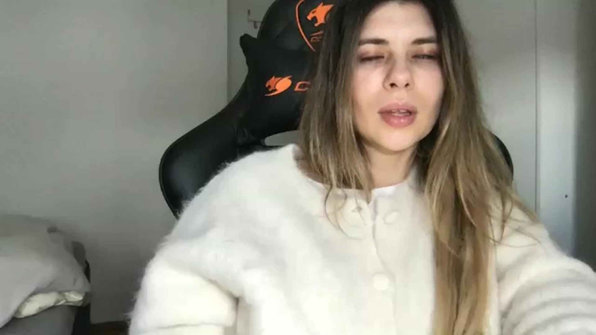 Gallery image thumbnail from neverinmylife's myfreecams stream on, 03/16/2026, 13:37 image 11 of 20