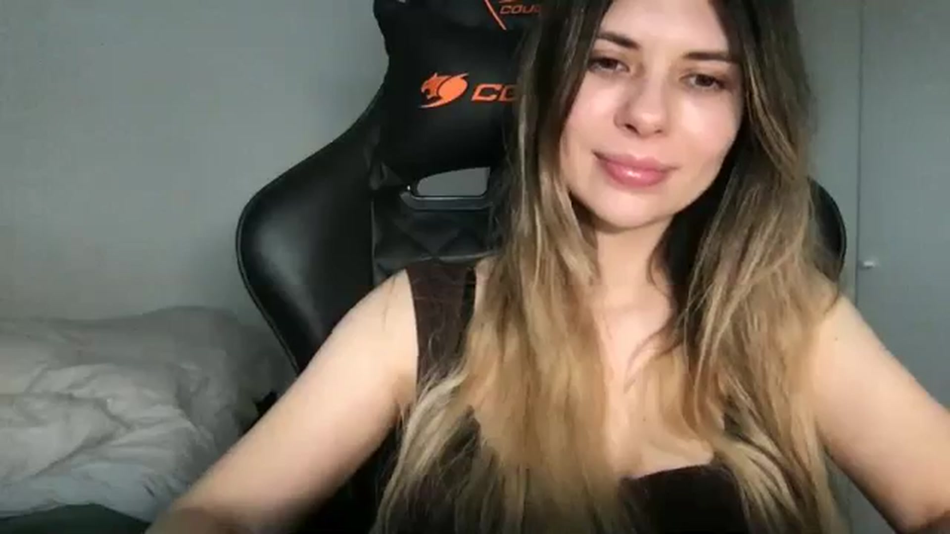 Gallery image thumbnail from neverinmylife's myfreecams stream on, 03/25/2026, 14:35 image 14 of 20