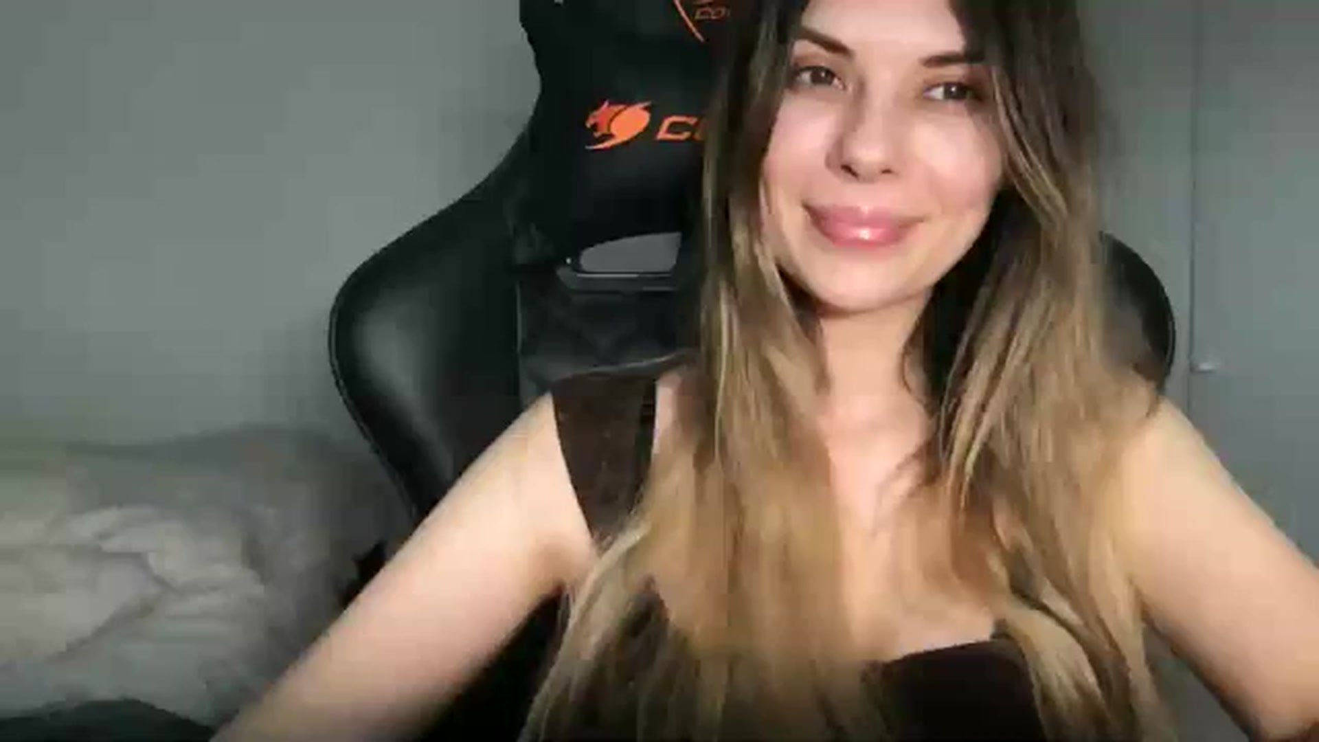 Gallery image thumbnail from neverinmylife's myfreecams stream on, 03/25/2026, 14:35 image 15 of 20