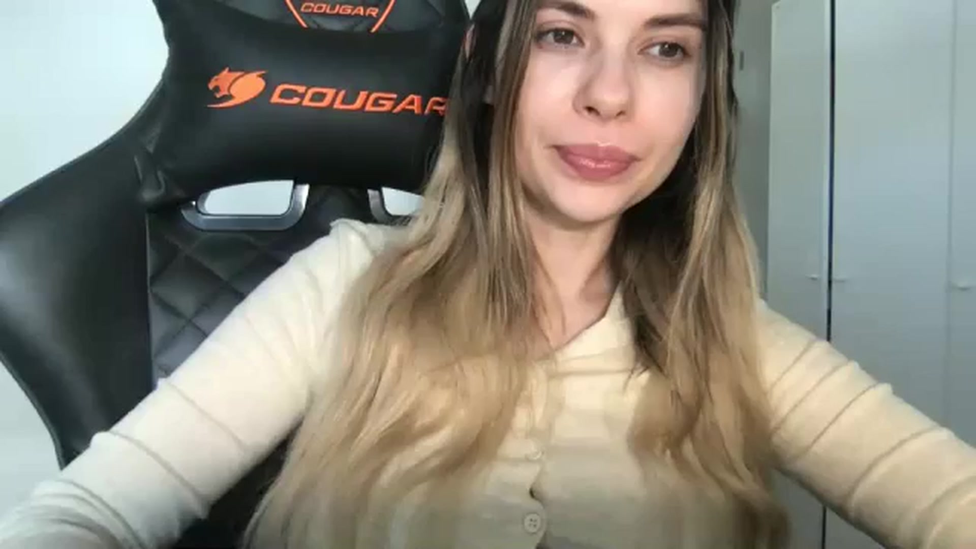 Gallery image thumbnail from neverinmylife's myfreecams stream on, 03/27/2026, 13:30 image 1 of 20