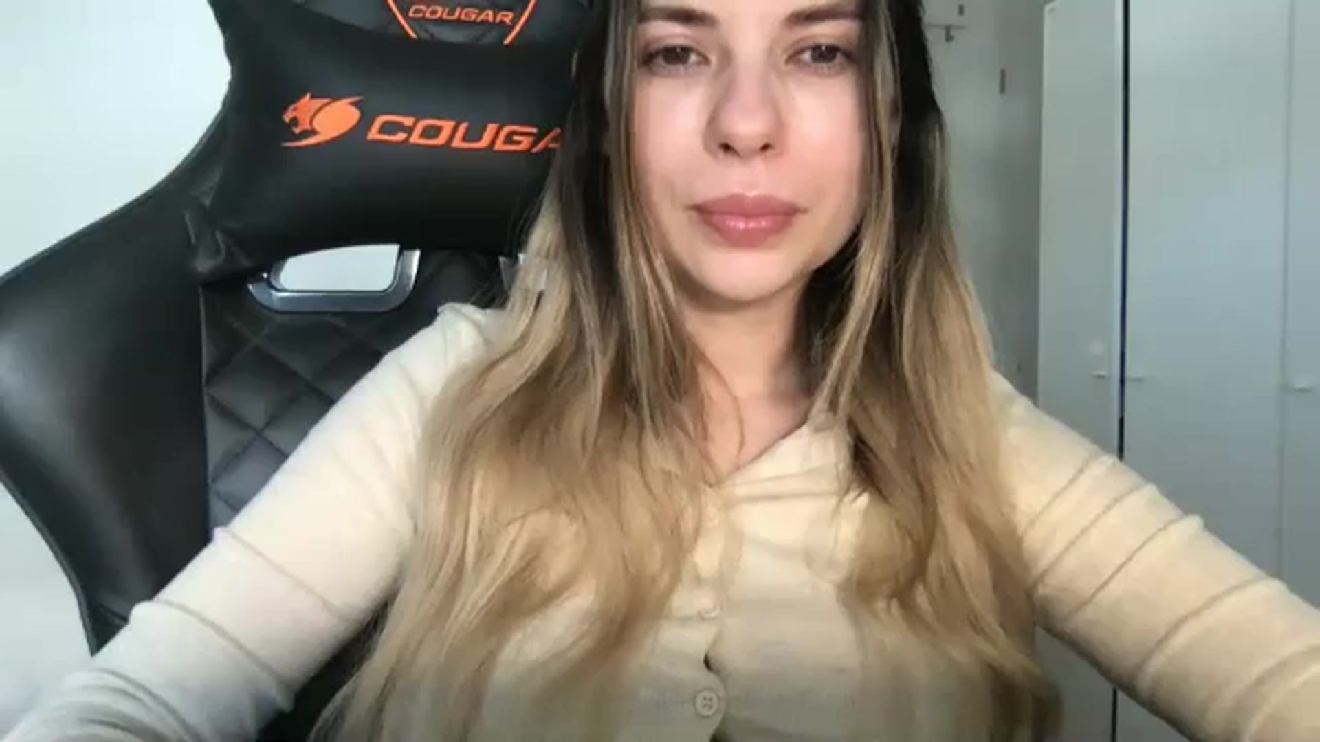 Gallery image thumbnail from neverinmylife's myfreecams stream on, 03/27/2026, 13:30 image 2 of 20