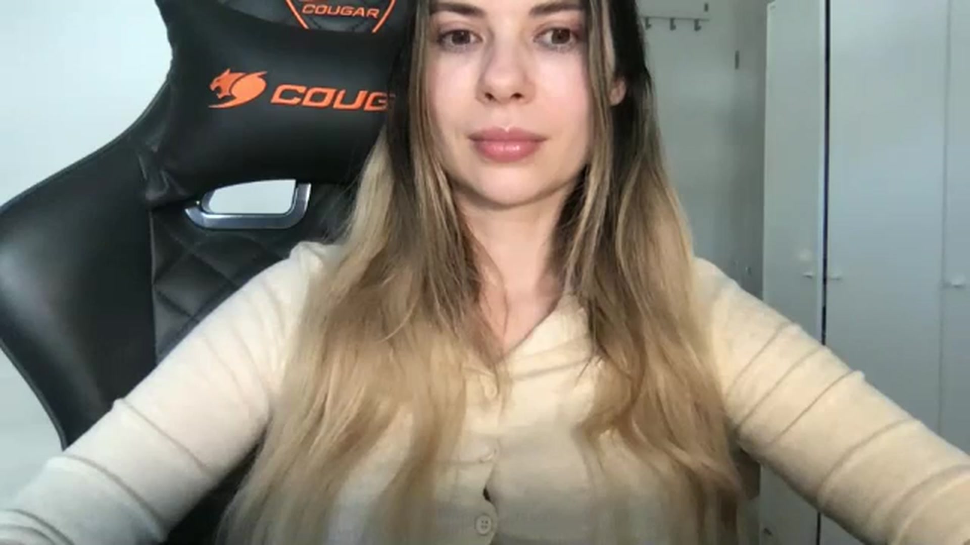 Gallery image thumbnail from neverinmylife's myfreecams stream on, 03/27/2026, 13:30 image 6 of 20