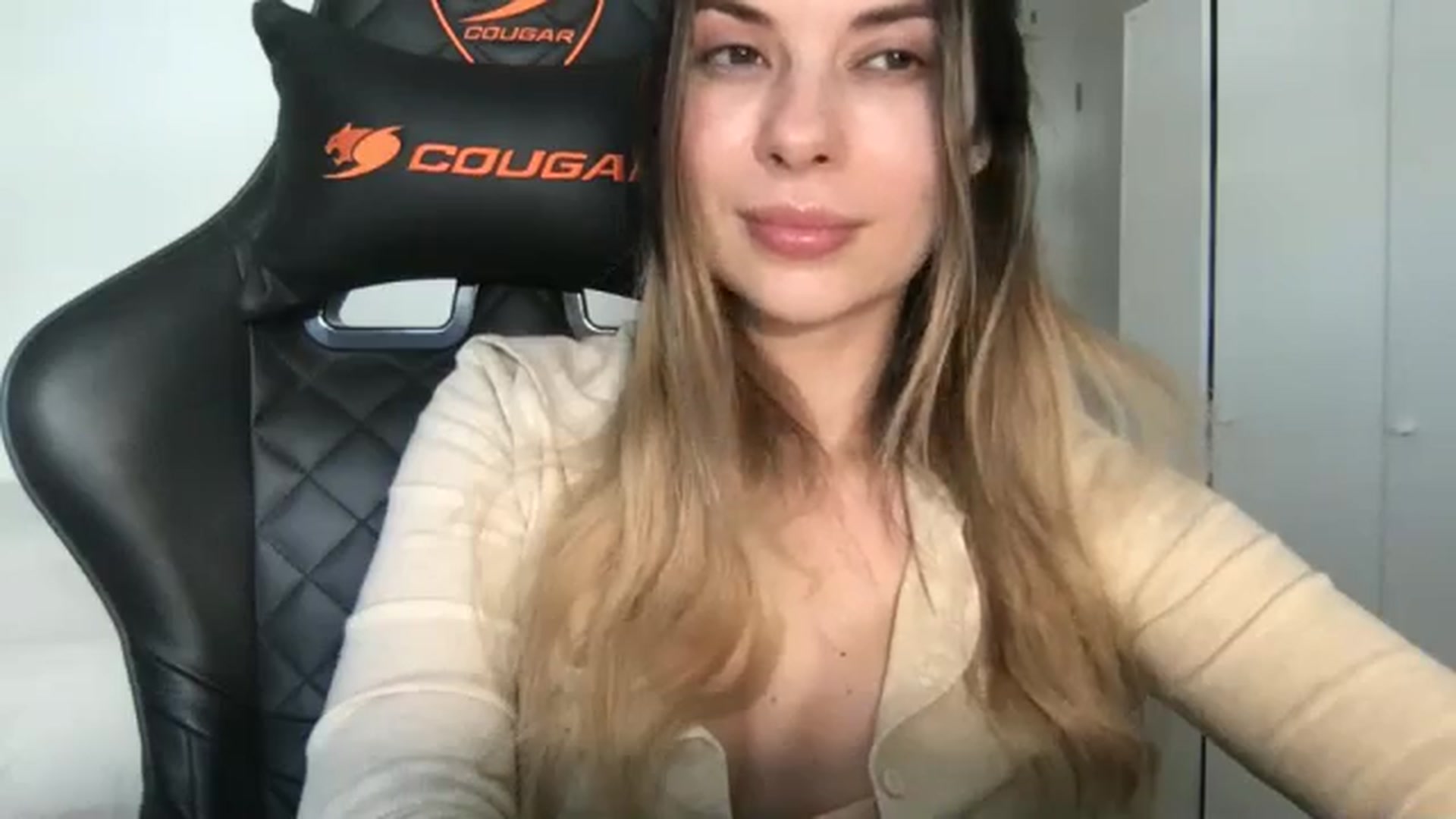 Gallery image thumbnail from neverinmylife's myfreecams stream on, 03/27/2026, 14:10 image 16 of 20
