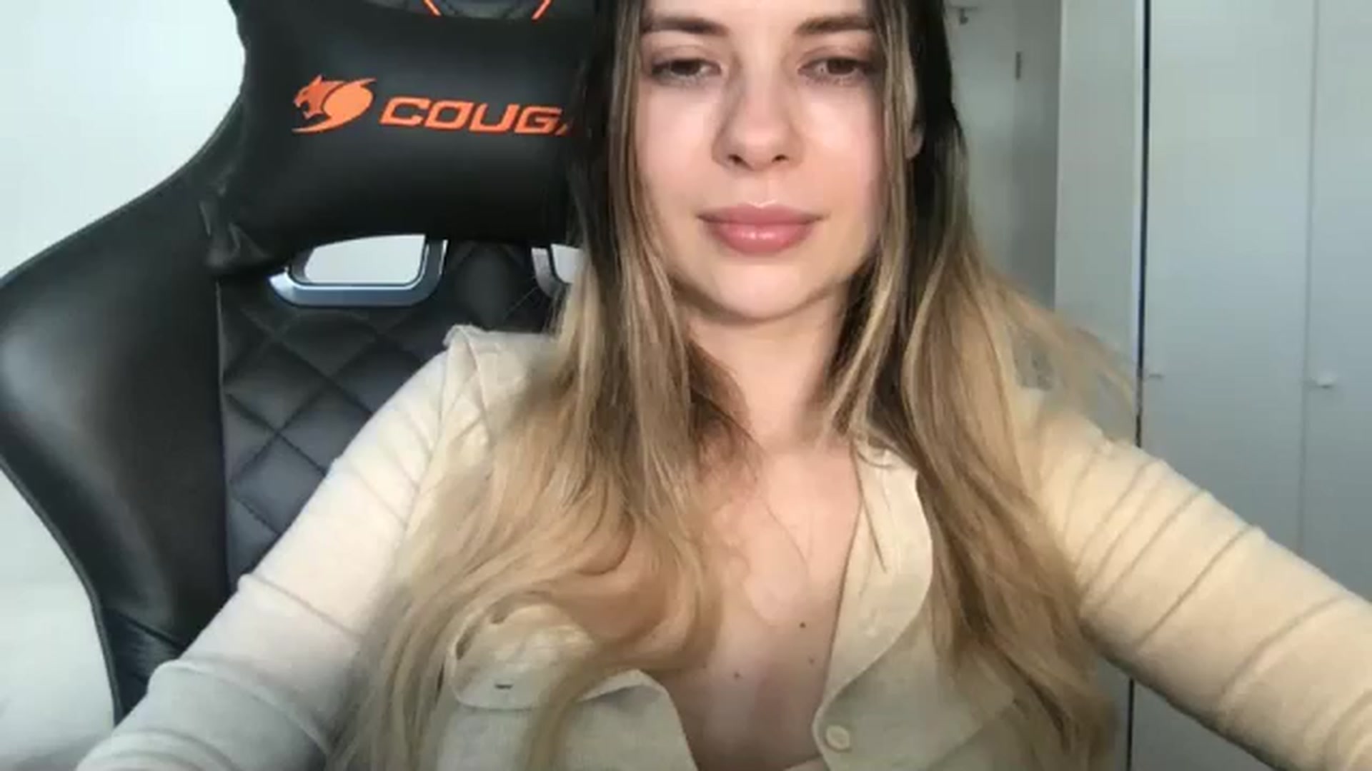 Gallery image thumbnail from neverinmylife's myfreecams stream on, 03/27/2026, 14:10 image 5 of 20