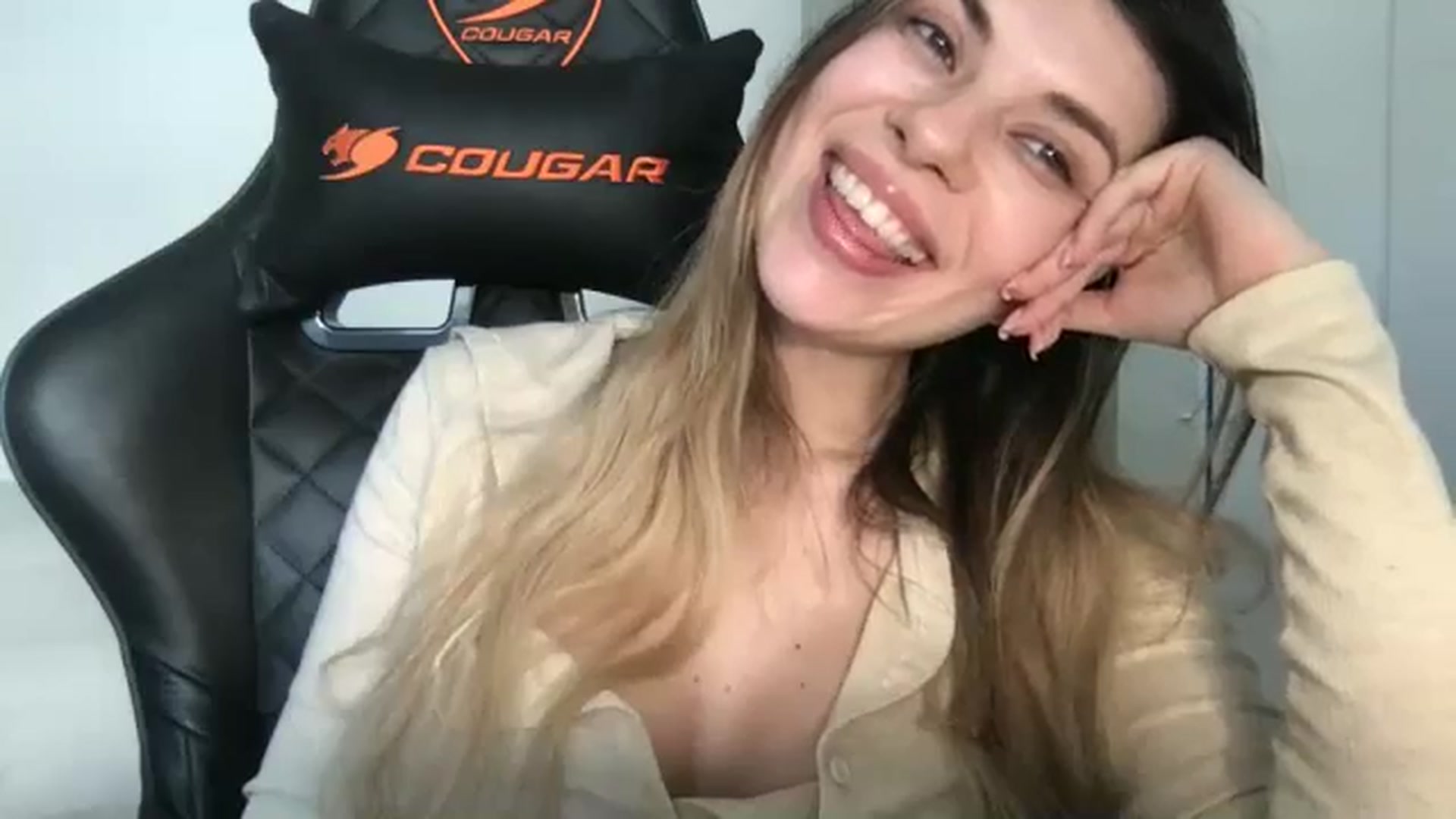 Gallery image thumbnail from neverinmylife's myfreecams stream on, 03/27/2026, 14:10 image 14 of 20