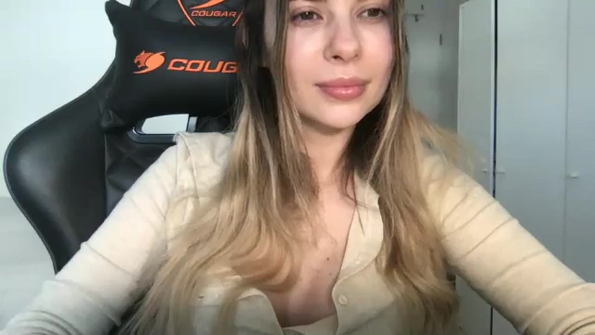 Gallery image thumbnail from neverinmylife's myfreecams stream on, 03/27/2026, 14:10 image 12 of 20