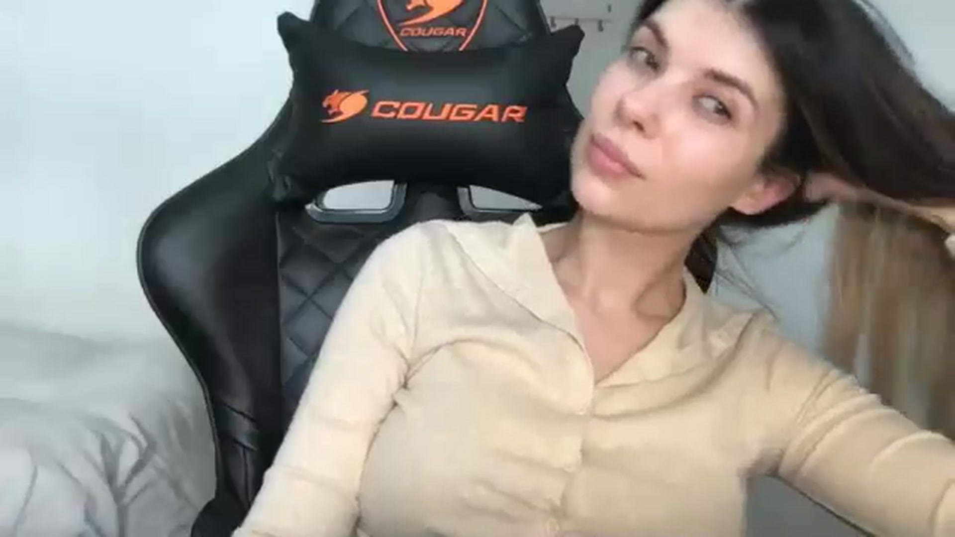 Gallery image thumbnail from neverinmylife's myfreecams stream on, 03/28/2026, 12:37 image 19 of 20