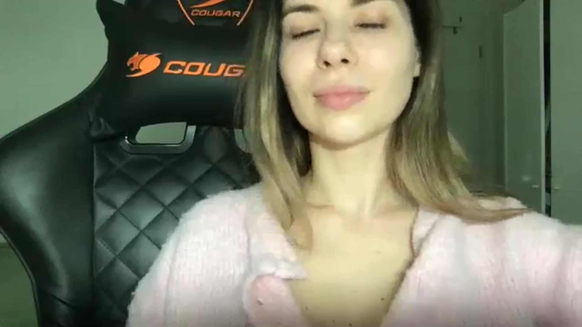 Gallery image thumbnail from neverinmylife's myfreecams stream on, 04/04/2026, 15:04 image 17 of 20