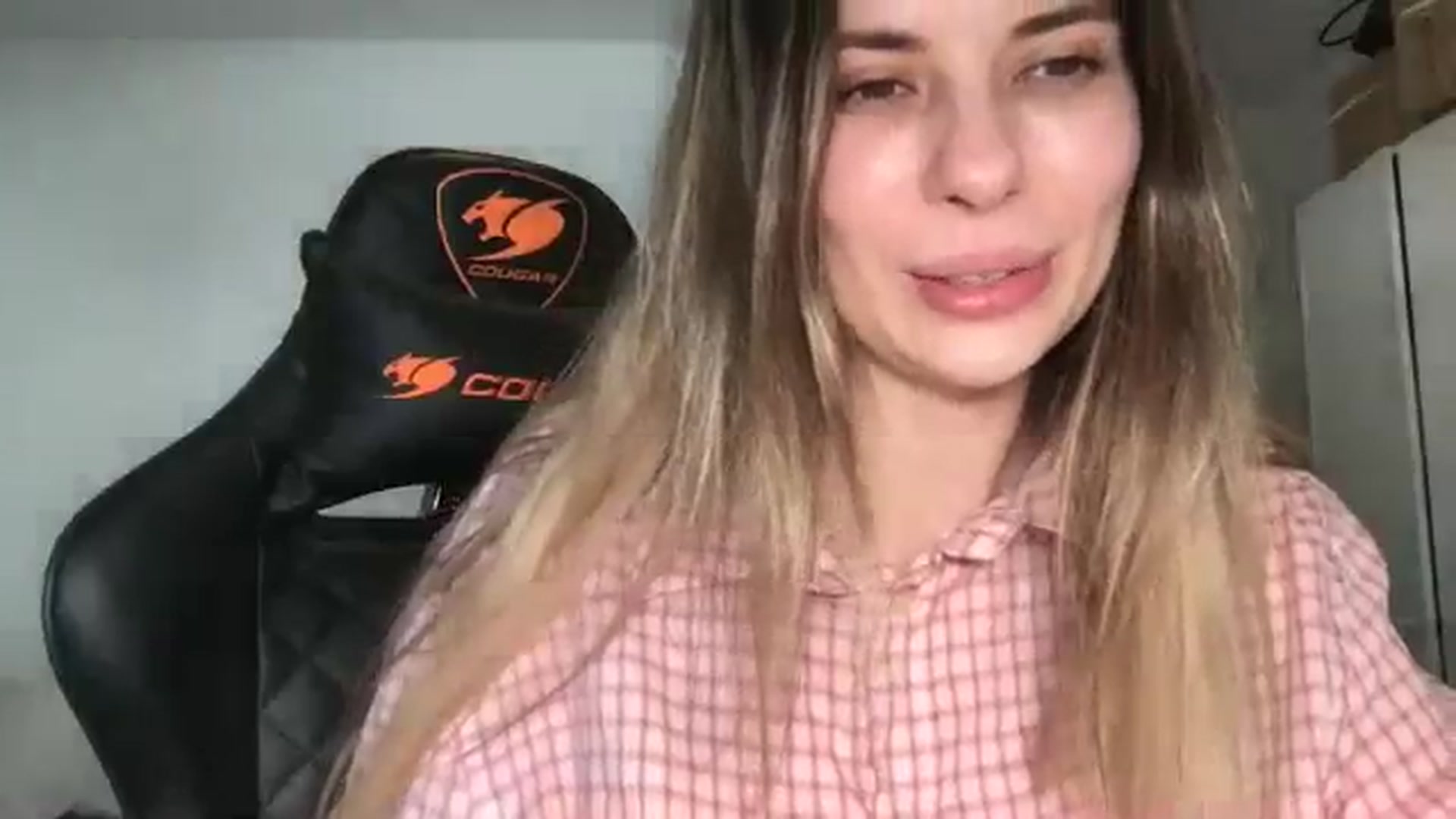 Gallery image thumbnail from neverinmylife's myfreecams stream on, 04/11/2026, 16:19 image 11 of 20