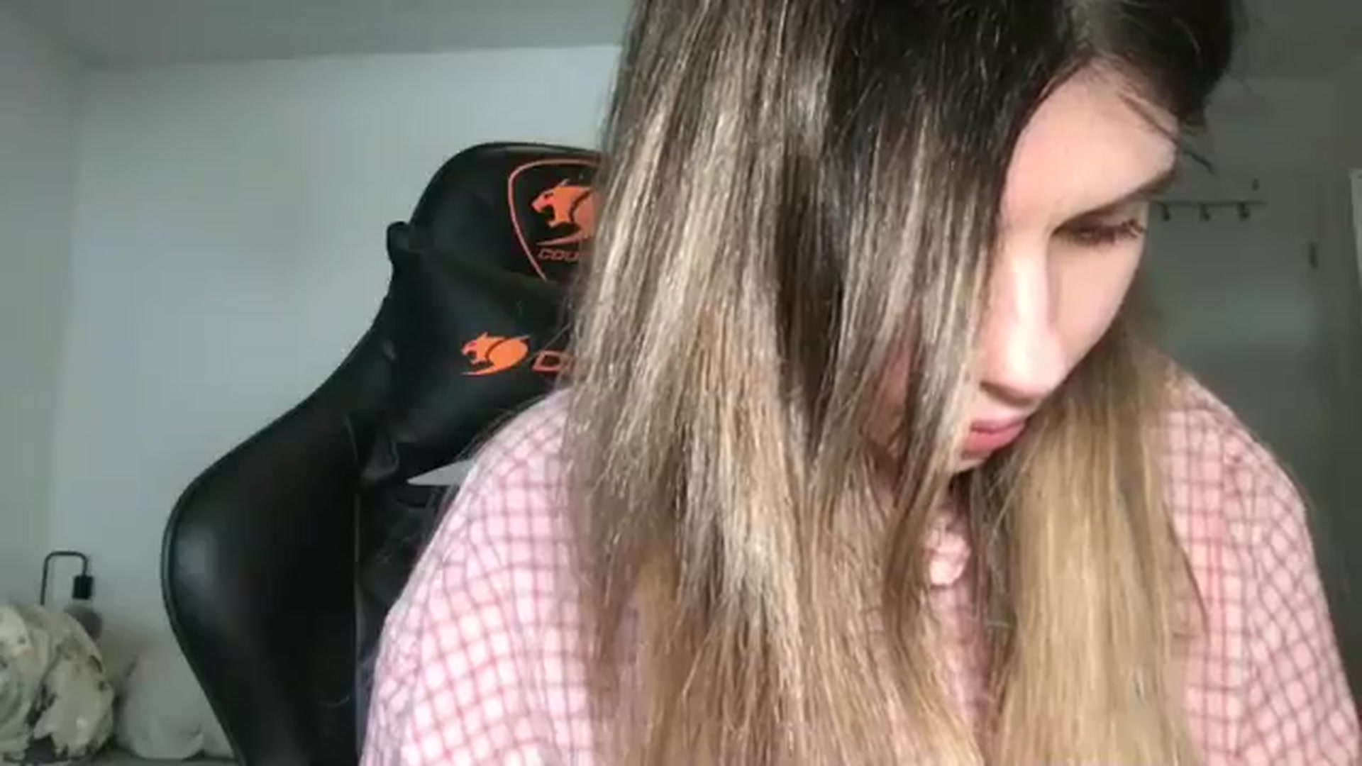 Gallery image thumbnail from neverinmylife's myfreecams stream on, 04/11/2026, 16:19 image 12 of 20