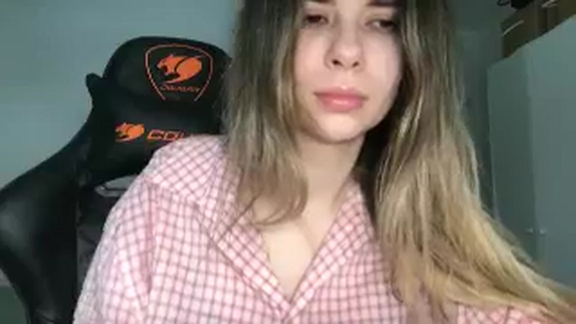 Gallery image thumbnail from neverinmylife's myfreecams stream on, 04/16/2026, 13:22 image 18 of 20