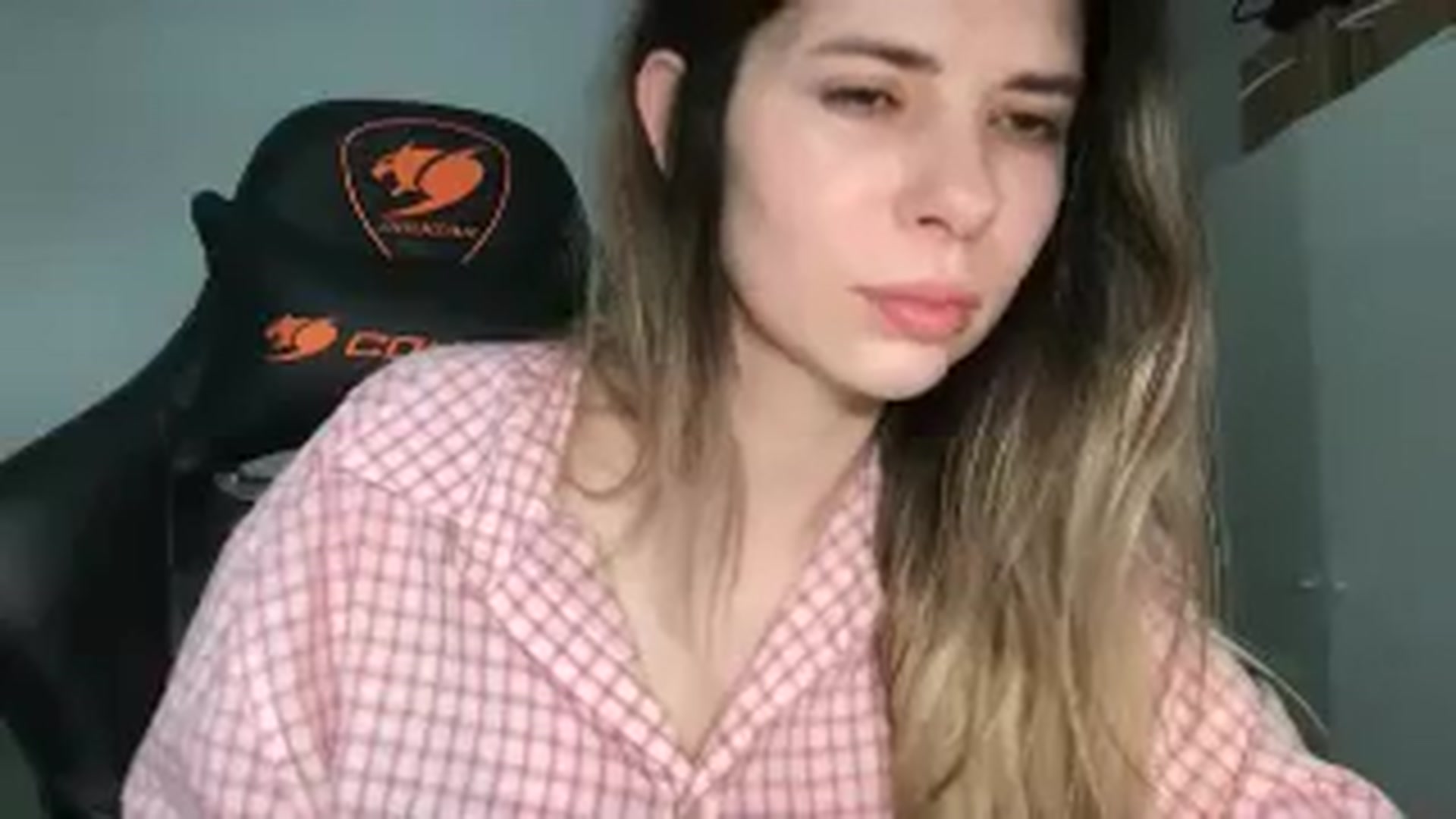 Gallery image thumbnail from neverinmylife's myfreecams stream on, 04/16/2026, 13:22 image 17 of 20
