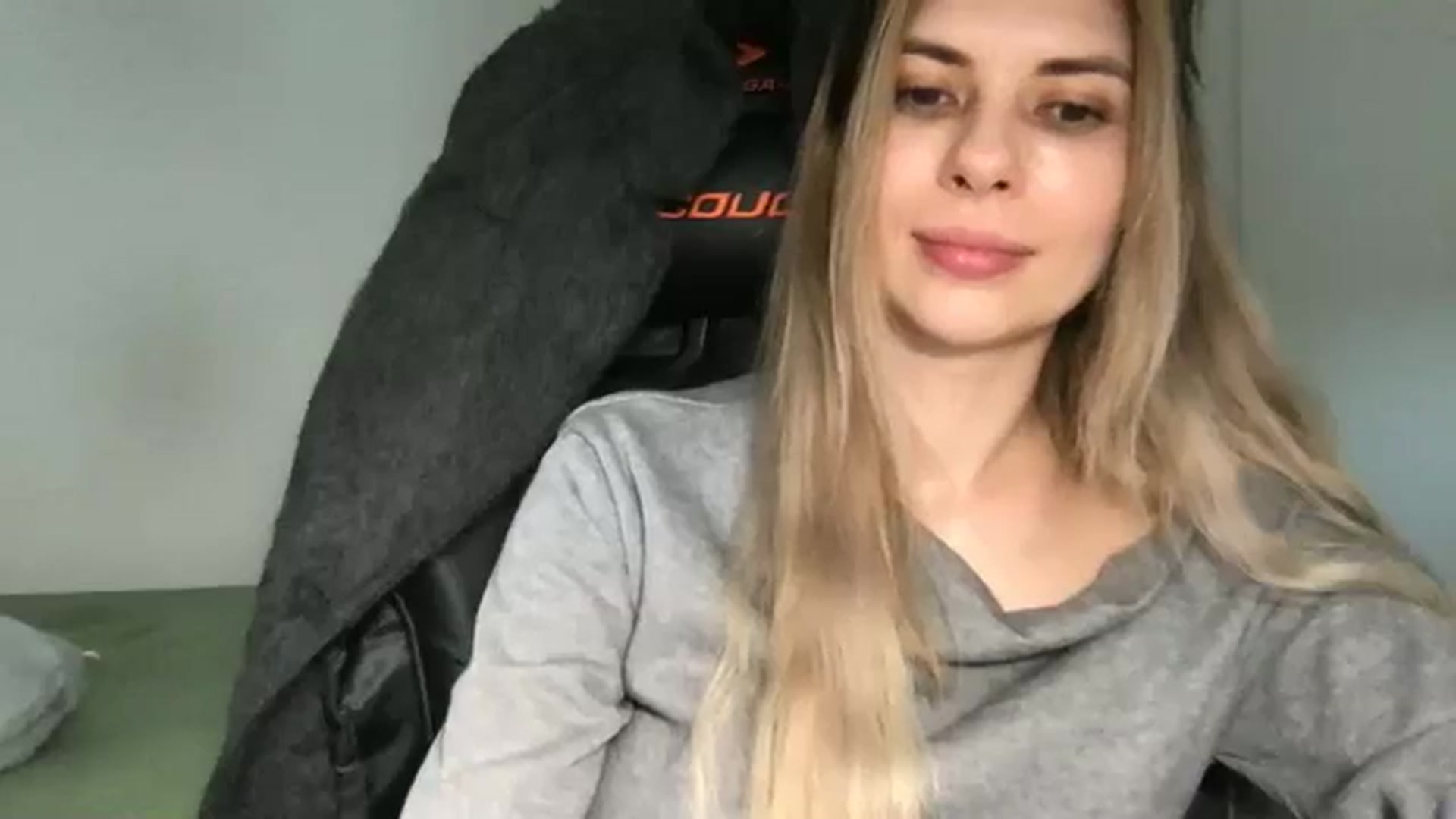 Gallery image thumbnail from neverinmylife's myfreecams stream on, 04/20/2026, 13:39 image 13 of 20