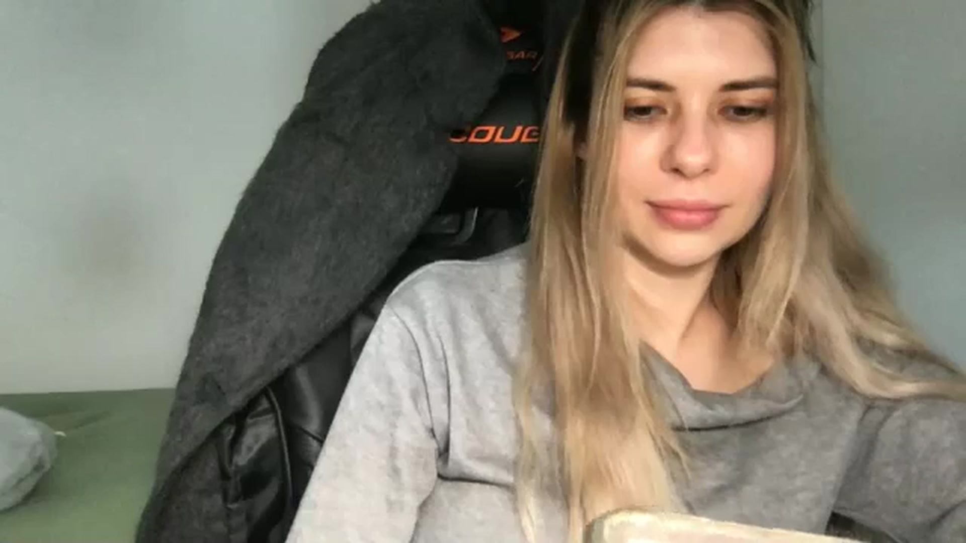 Gallery image thumbnail from neverinmylife's myfreecams stream on, 04/20/2026, 13:39 image 17 of 20