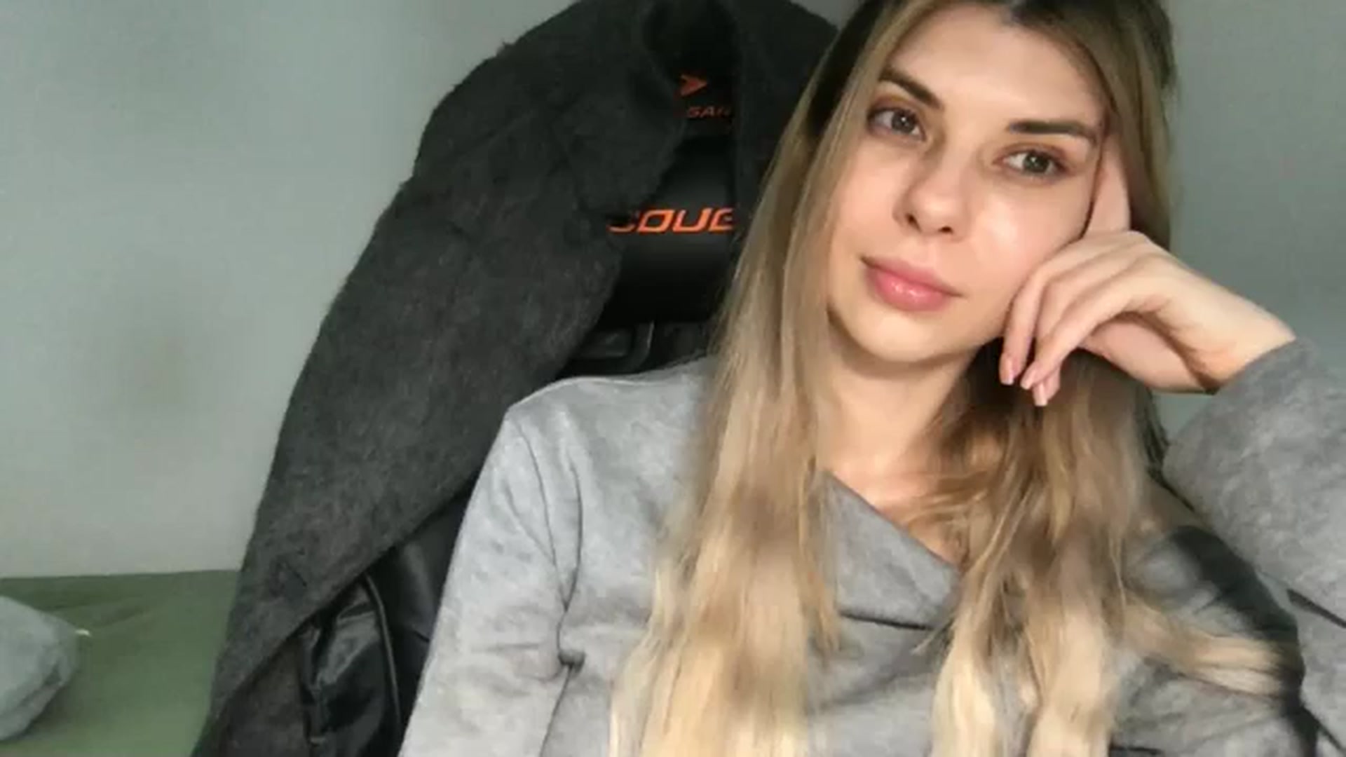 Gallery image thumbnail from neverinmylife's myfreecams stream on, 04/20/2026, 13:39 image 5 of 20