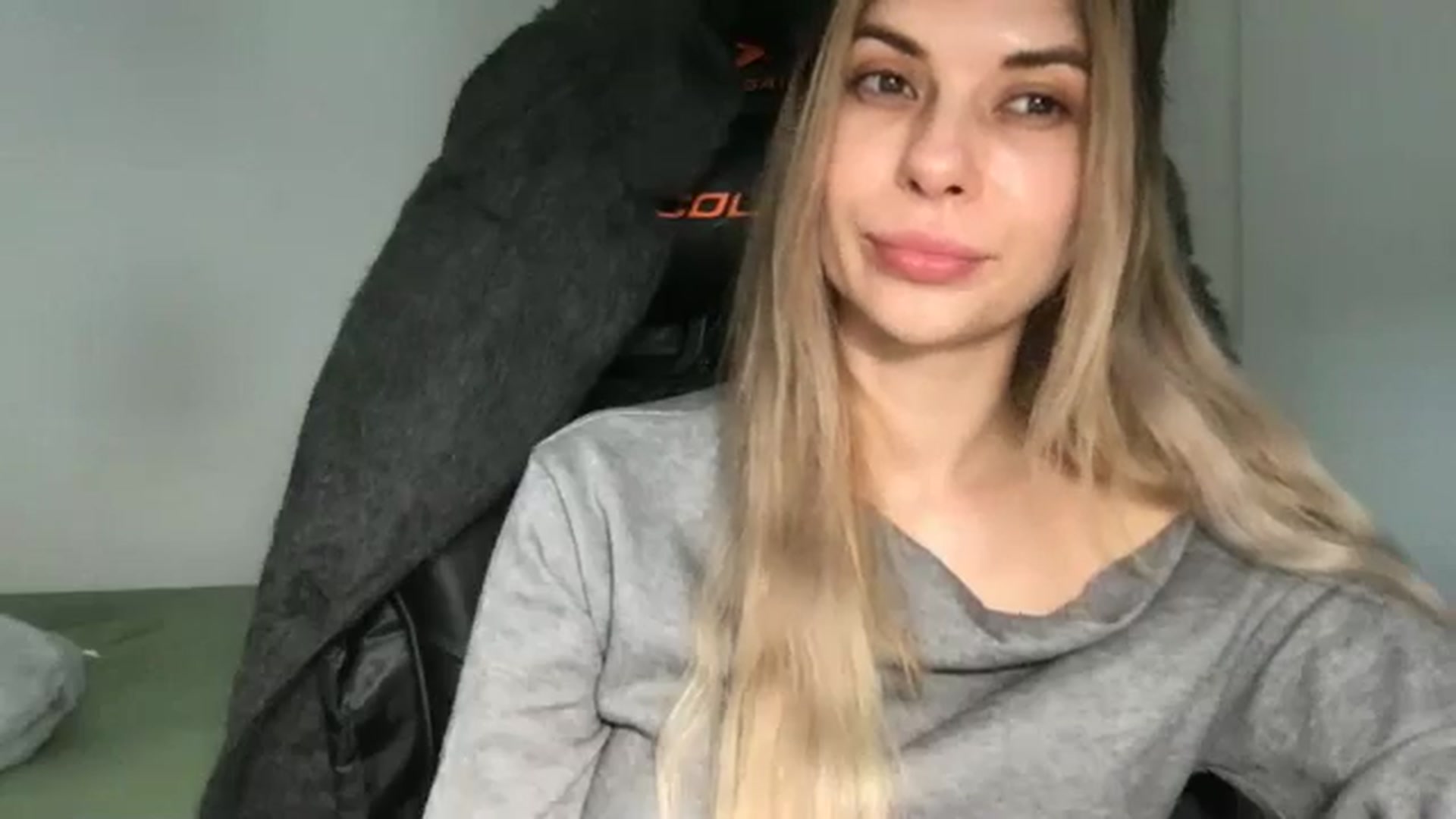 Gallery image thumbnail from neverinmylife's myfreecams stream on, 04/20/2026, 13:39 image 7 of 20