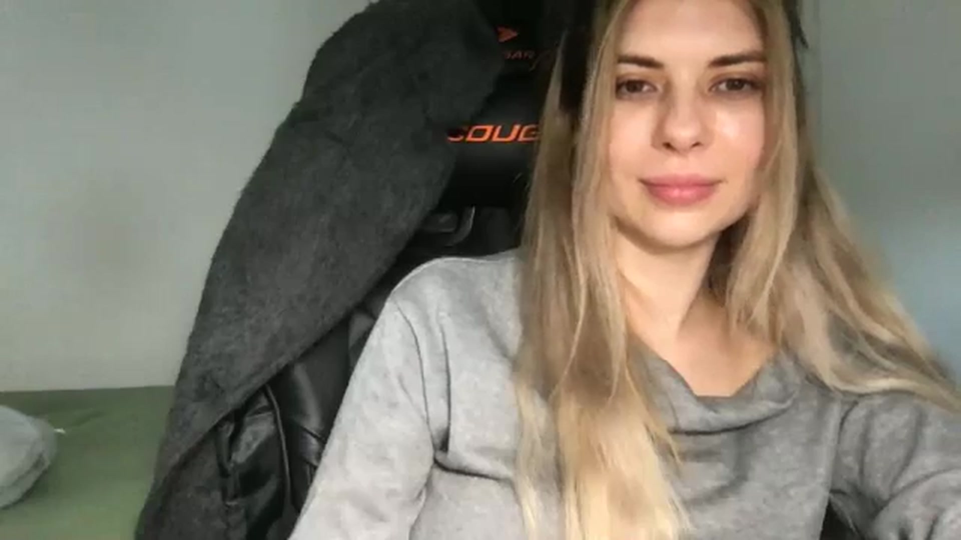 Gallery image thumbnail from neverinmylife's myfreecams stream on, 04/20/2026, 13:39 image 15 of 20