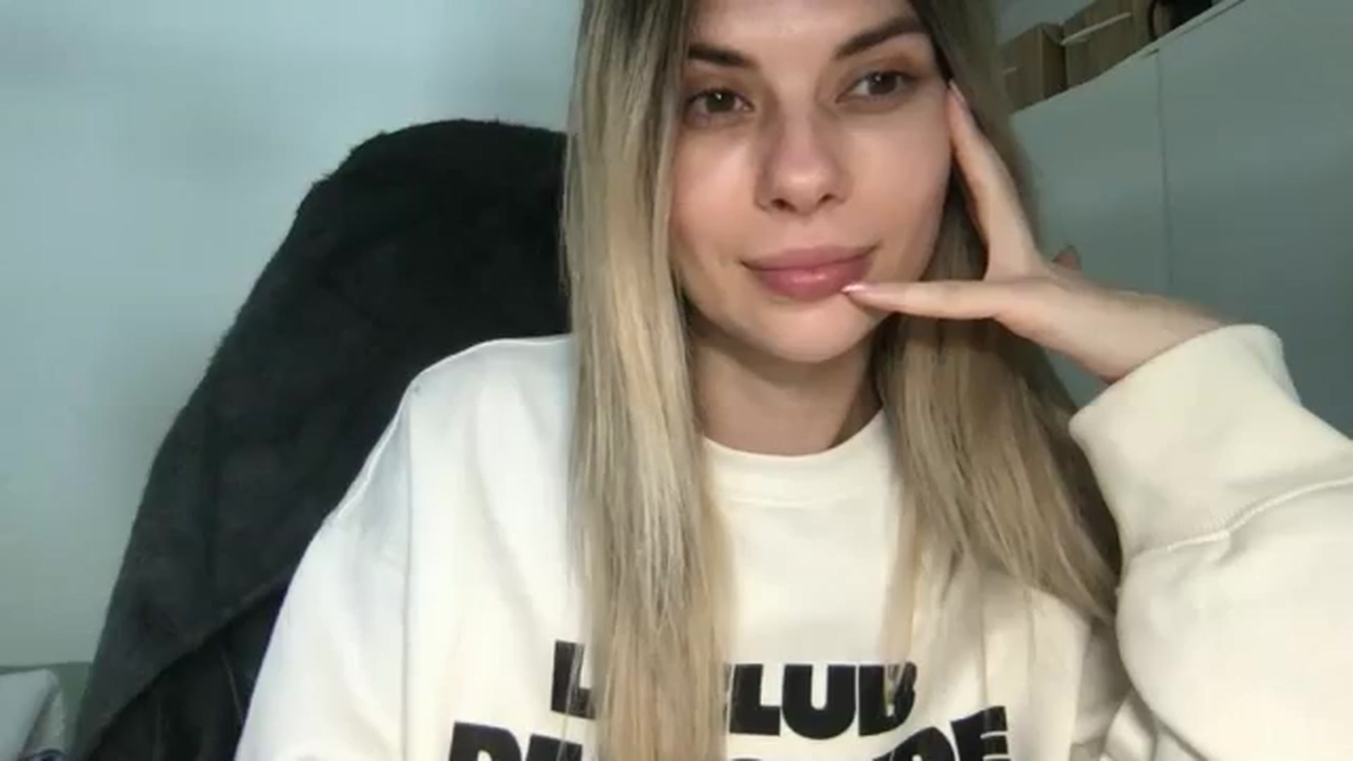Gallery image thumbnail from neverinmylife's myfreecams stream on, 04/24/2026, 12:24 image 10 of 20