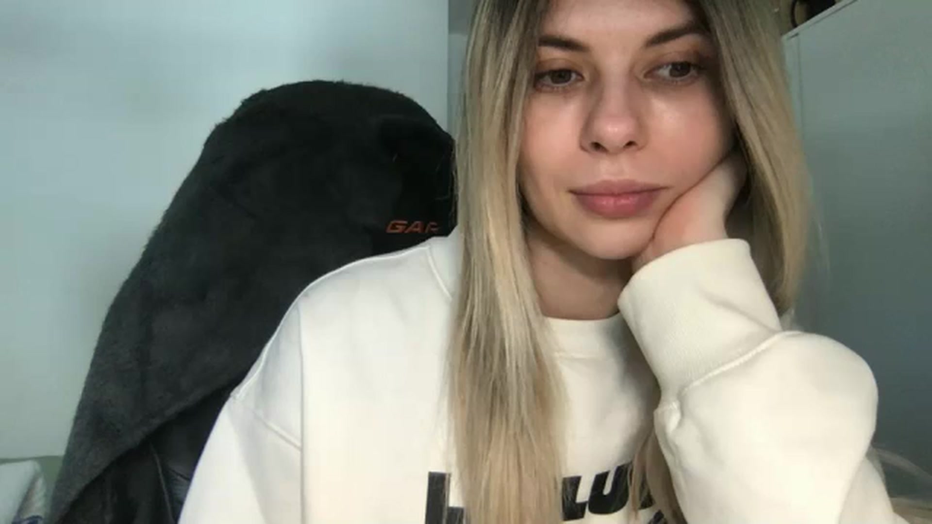 Gallery image thumbnail from neverinmylife's myfreecams stream on, 04/24/2026, 12:24 image 16 of 20