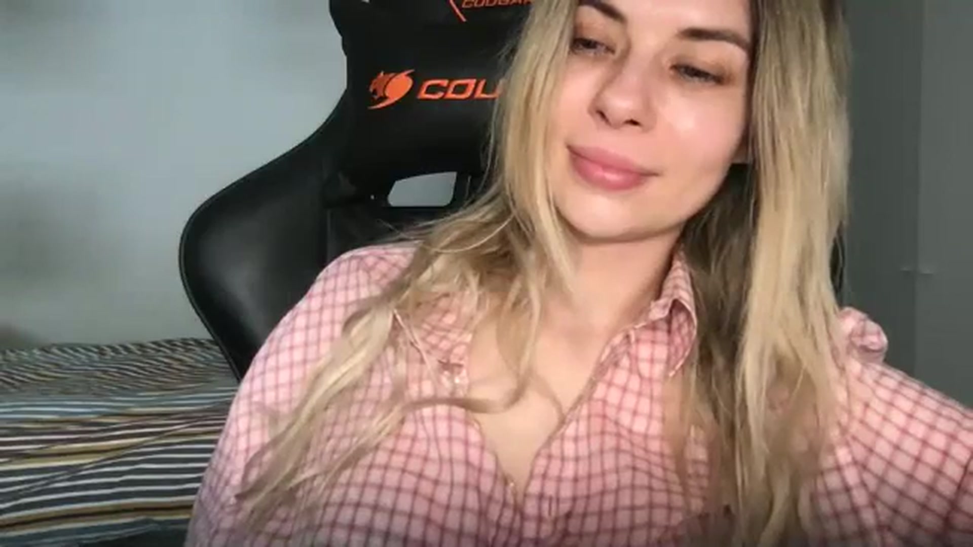 Gallery image thumbnail from neverinmylife's myfreecams stream on, 05/02/2026, 13:57 image 4 of 20