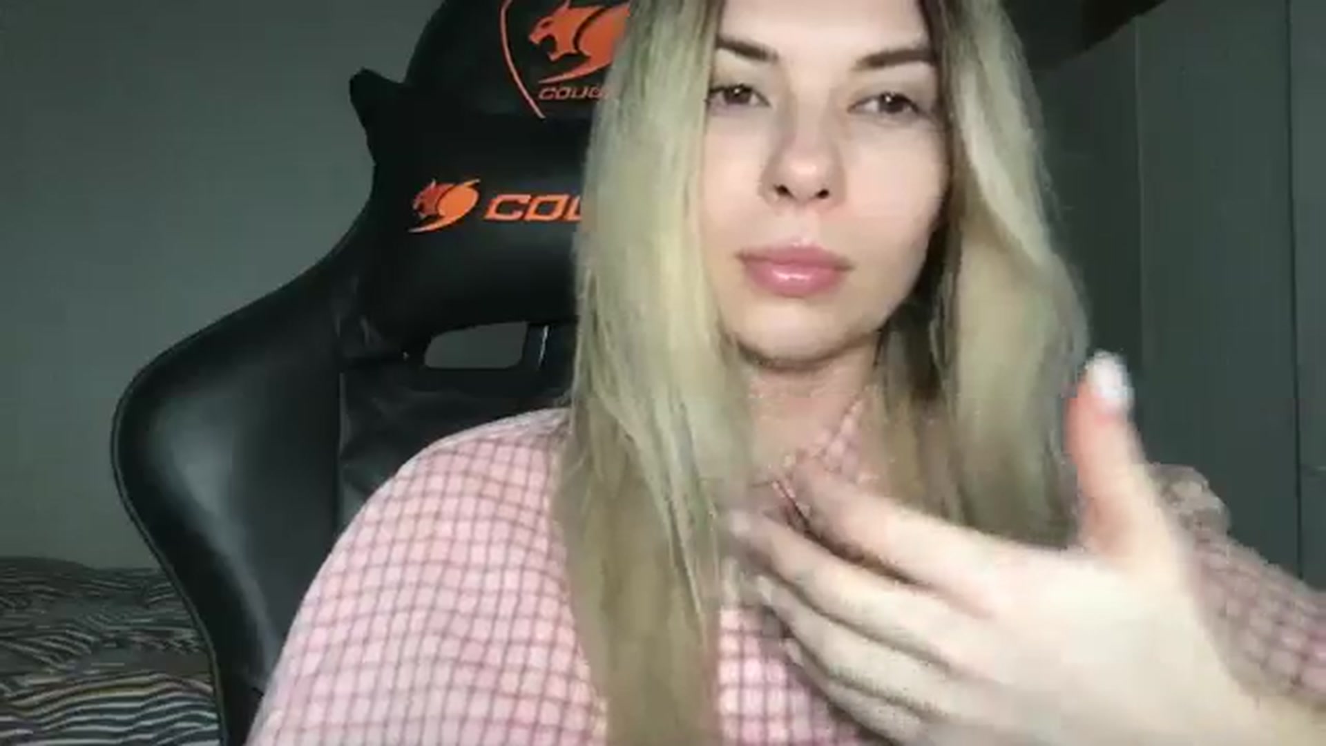 Gallery image thumbnail from neverinmylife's myfreecams stream on, 05/05/2026, 09:52 image 4 of 20