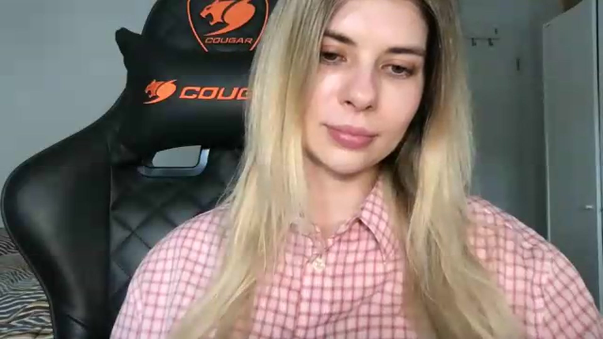 Gallery image thumbnail from neverinmylife's myfreecams stream on, 05/07/2026, 12:53 image 4 of 20