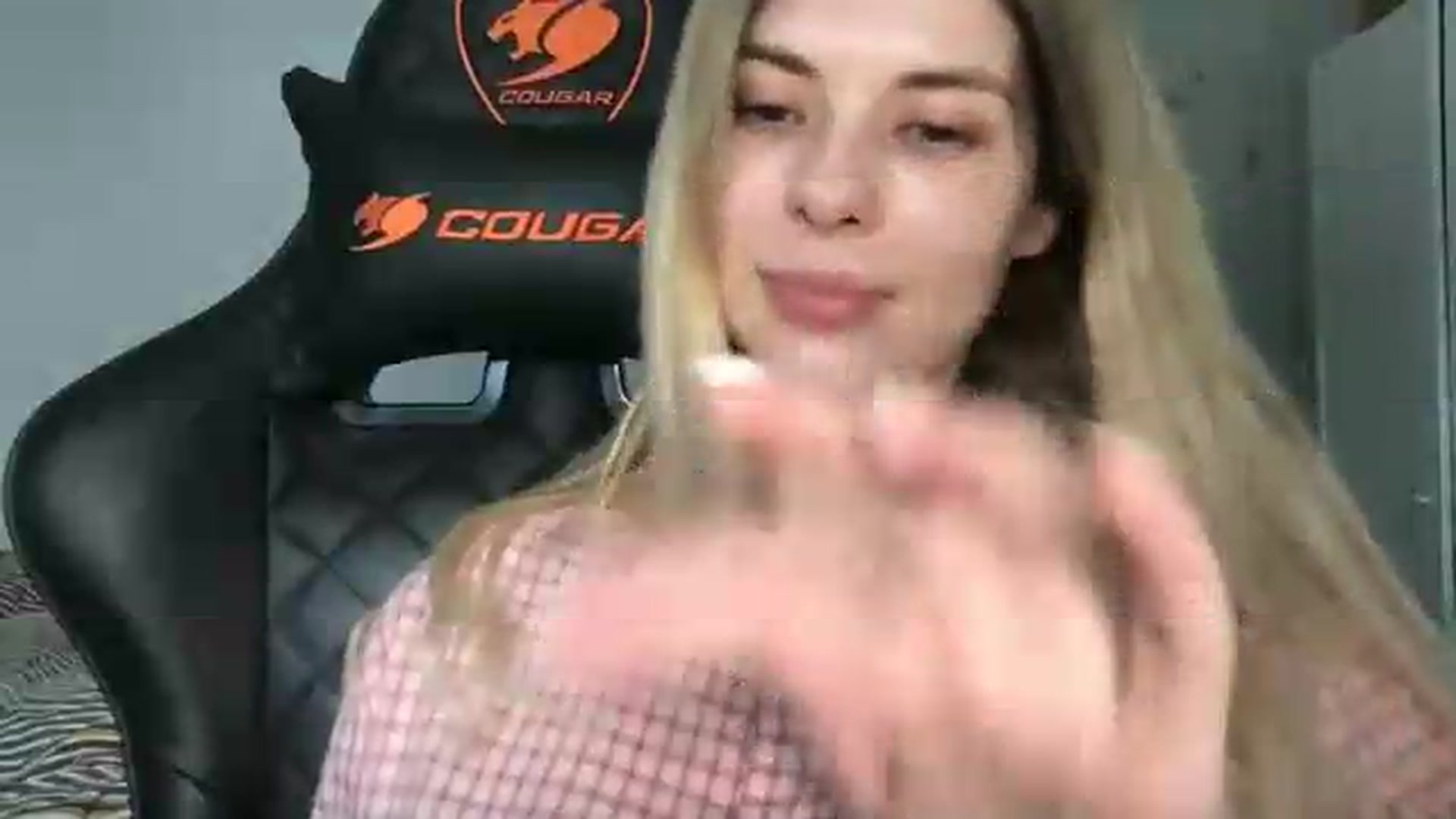 Gallery image thumbnail from neverinmylife's myfreecams stream on, 05/07/2026, 12:53 image 5 of 20