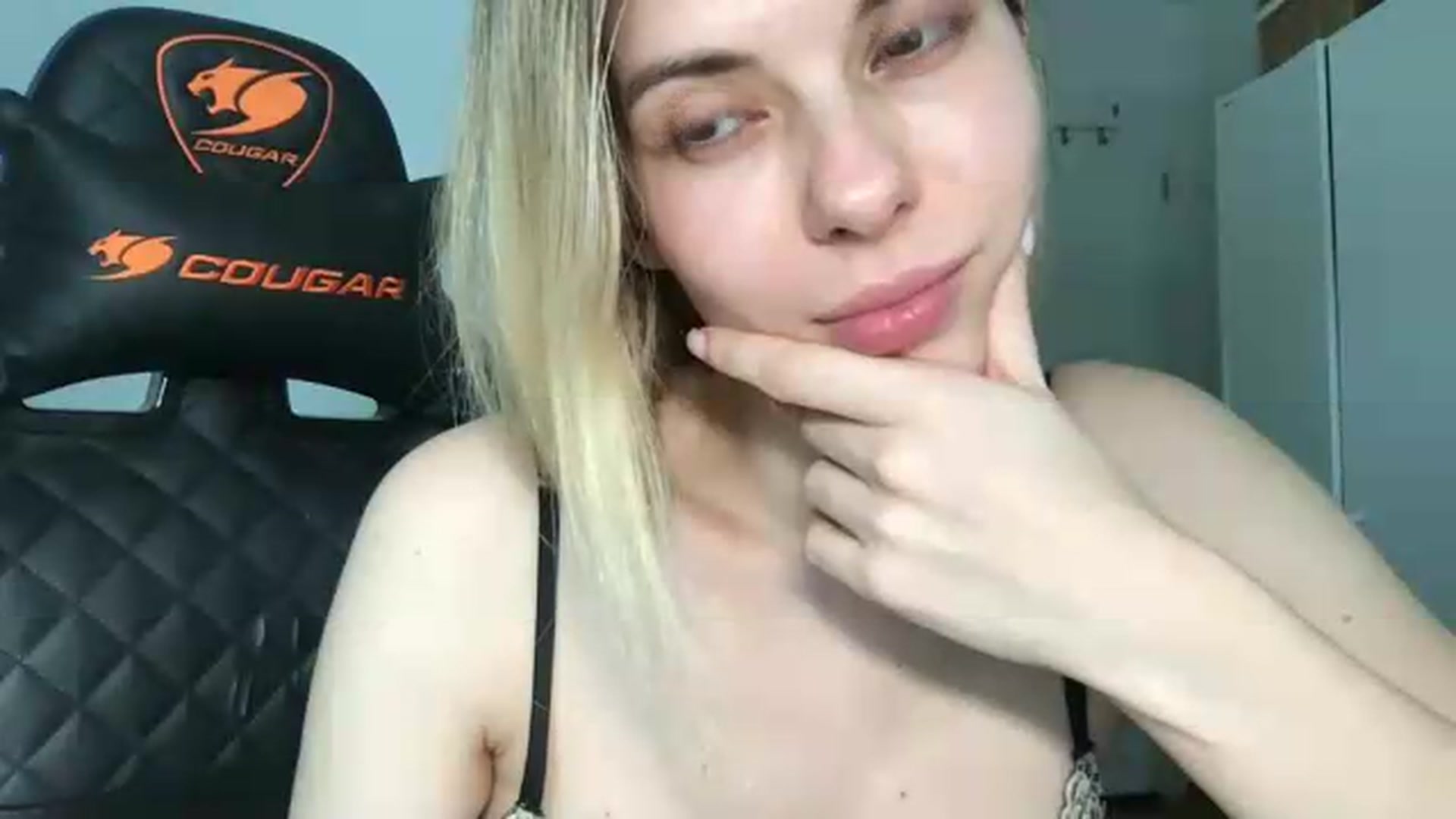 Gallery image thumbnail from neverinmylife's myfreecams stream on, 05/07/2026, 12:53 image 17 of 20
