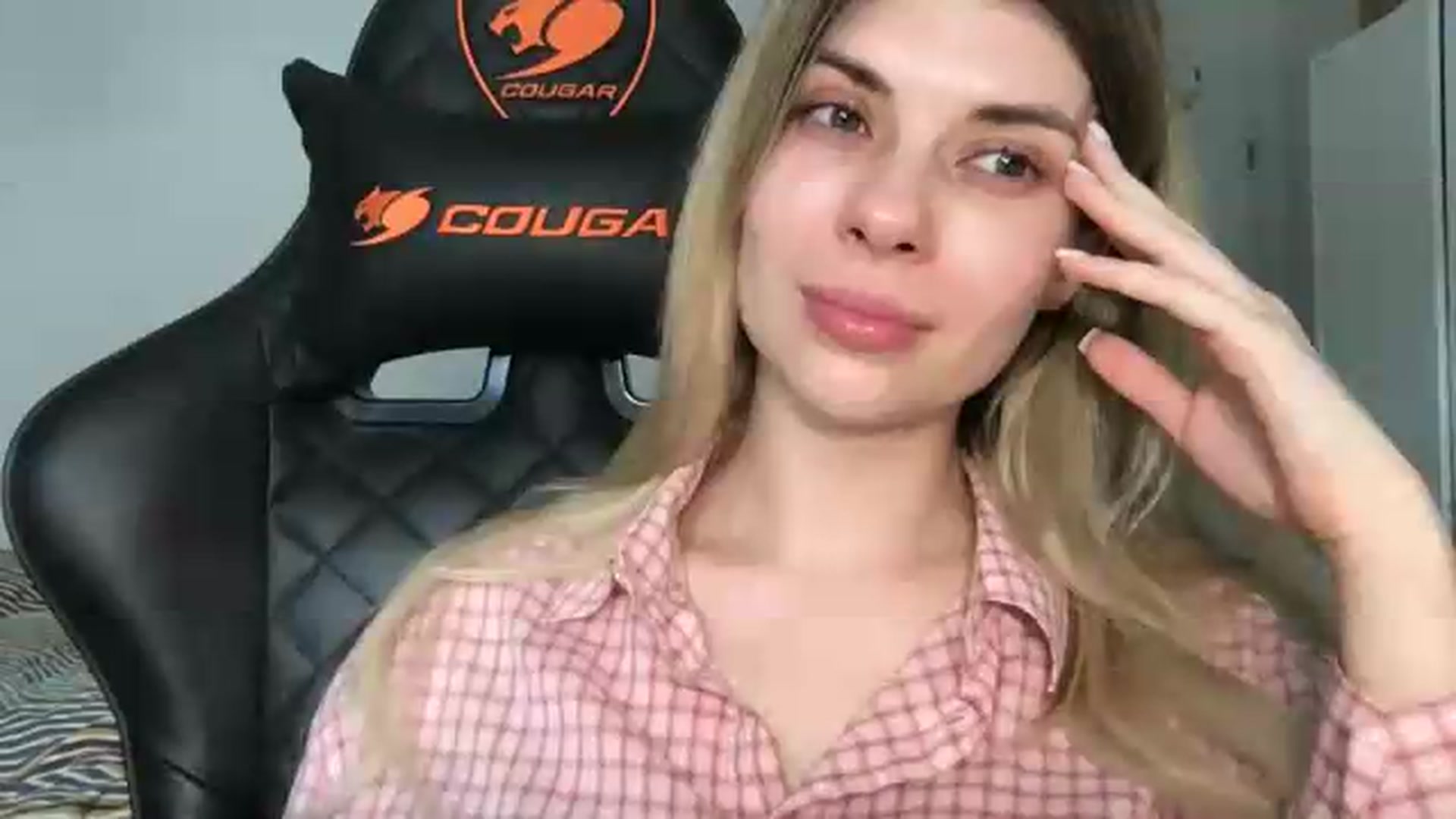 Gallery image thumbnail from neverinmylife's myfreecams stream on, 05/07/2026, 12:53 image 7 of 20