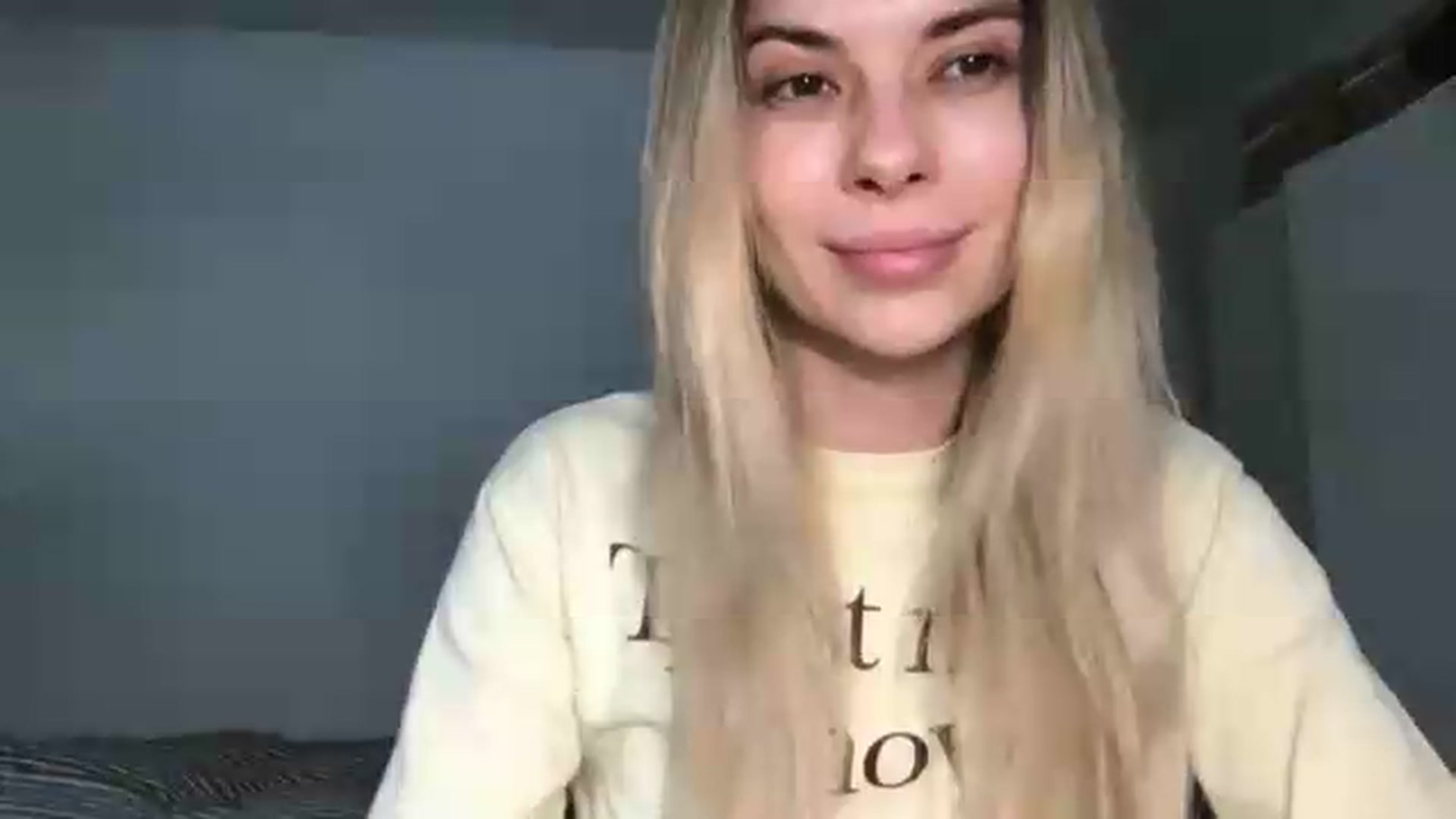 Gallery image thumbnail from neverinmylife's myfreecams stream on, 05/18/2026, 13:14 image 12 of 20