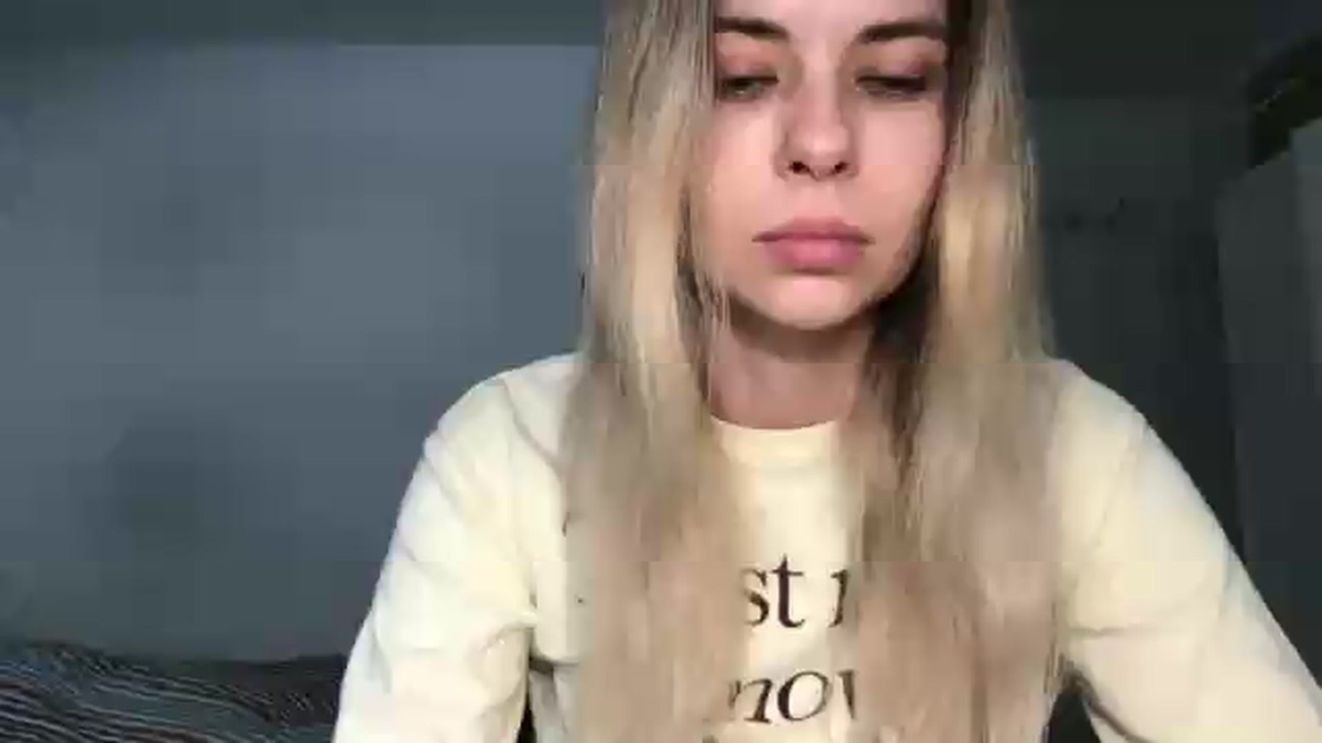Gallery image thumbnail from neverinmylife's myfreecams stream on, 05/18/2026, 13:14 image 1 of 20