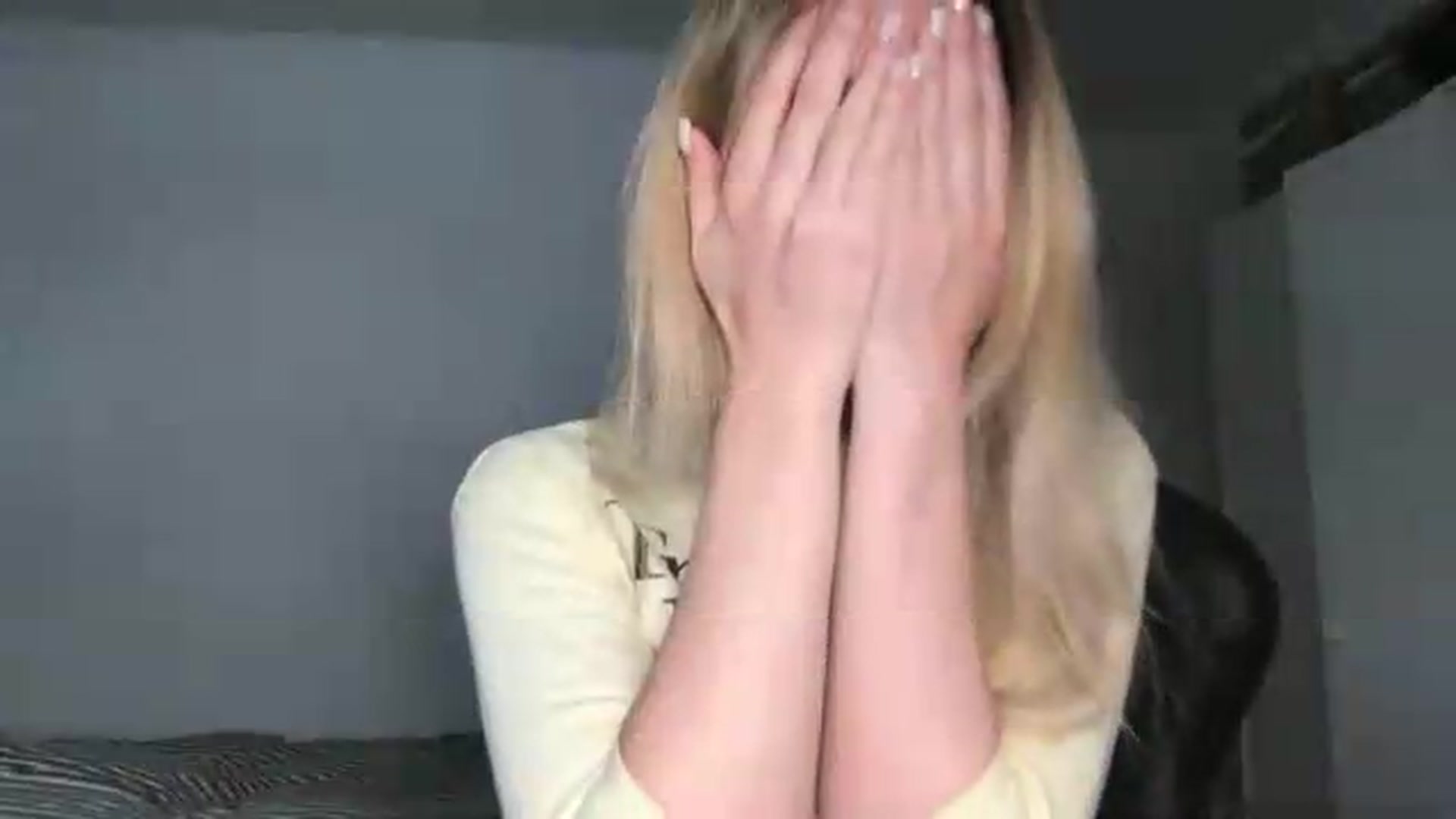 Gallery image thumbnail from neverinmylife's myfreecams stream on, 05/18/2026, 13:14 image 20 of 20