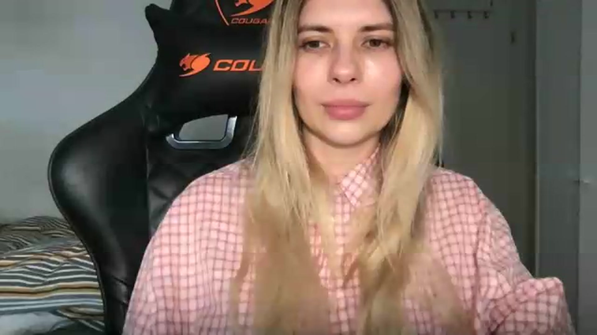 Gallery image thumbnail from neverinmylife's myfreecams stream on, 05/20/2026, 11:36 image 6 of 20