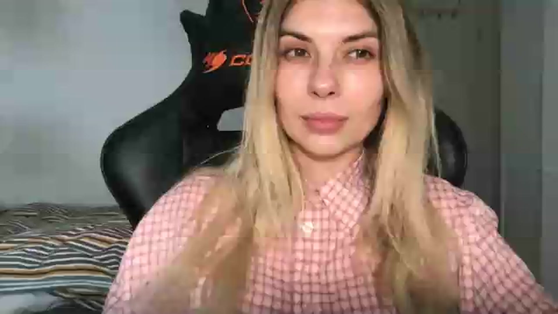 Gallery image thumbnail from neverinmylife's myfreecams stream on, 05/20/2026, 11:36 image 4 of 20