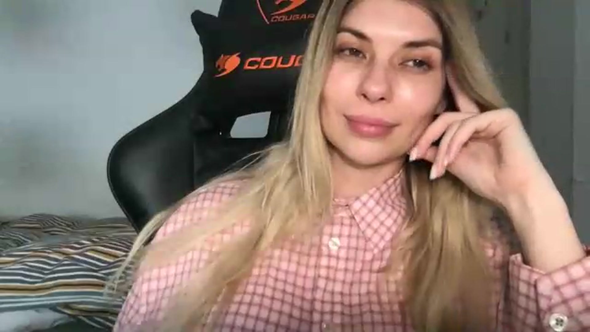 Gallery image thumbnail from neverinmylife's myfreecams stream on, 05/20/2026, 11:36 image 2 of 20