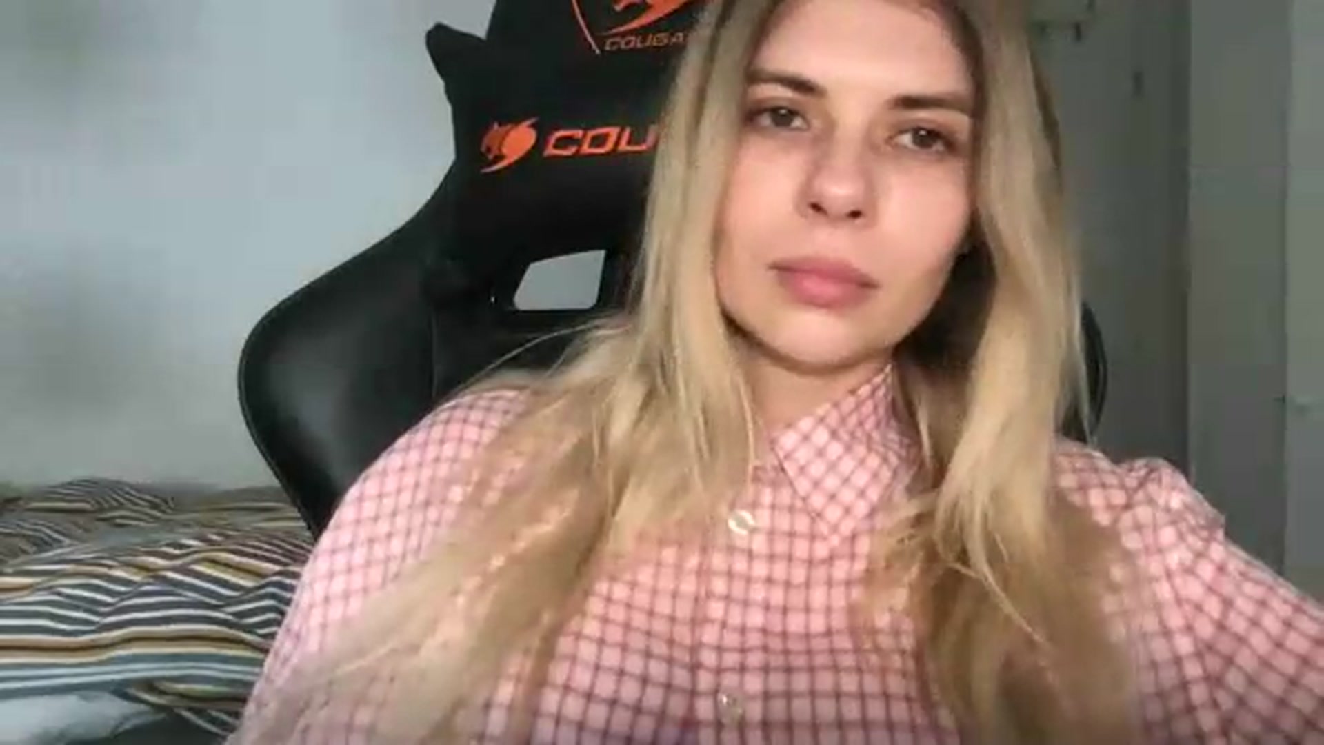 Gallery image thumbnail from neverinmylife's myfreecams stream on, 05/20/2026, 11:36 image 3 of 20