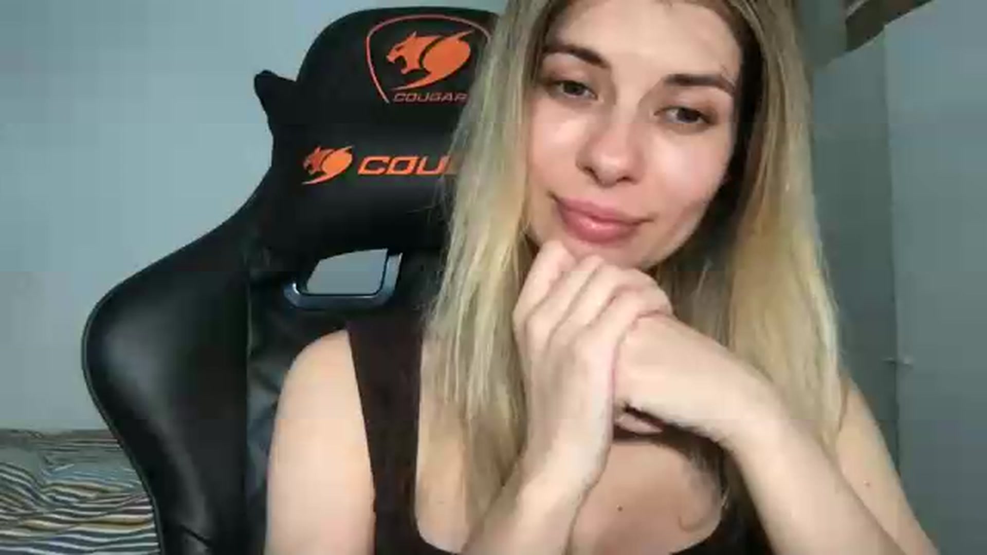 Gallery image thumbnail from neverinmylife's myfreecams stream on, 05/21/2026, 12:03 image 17 of 20
