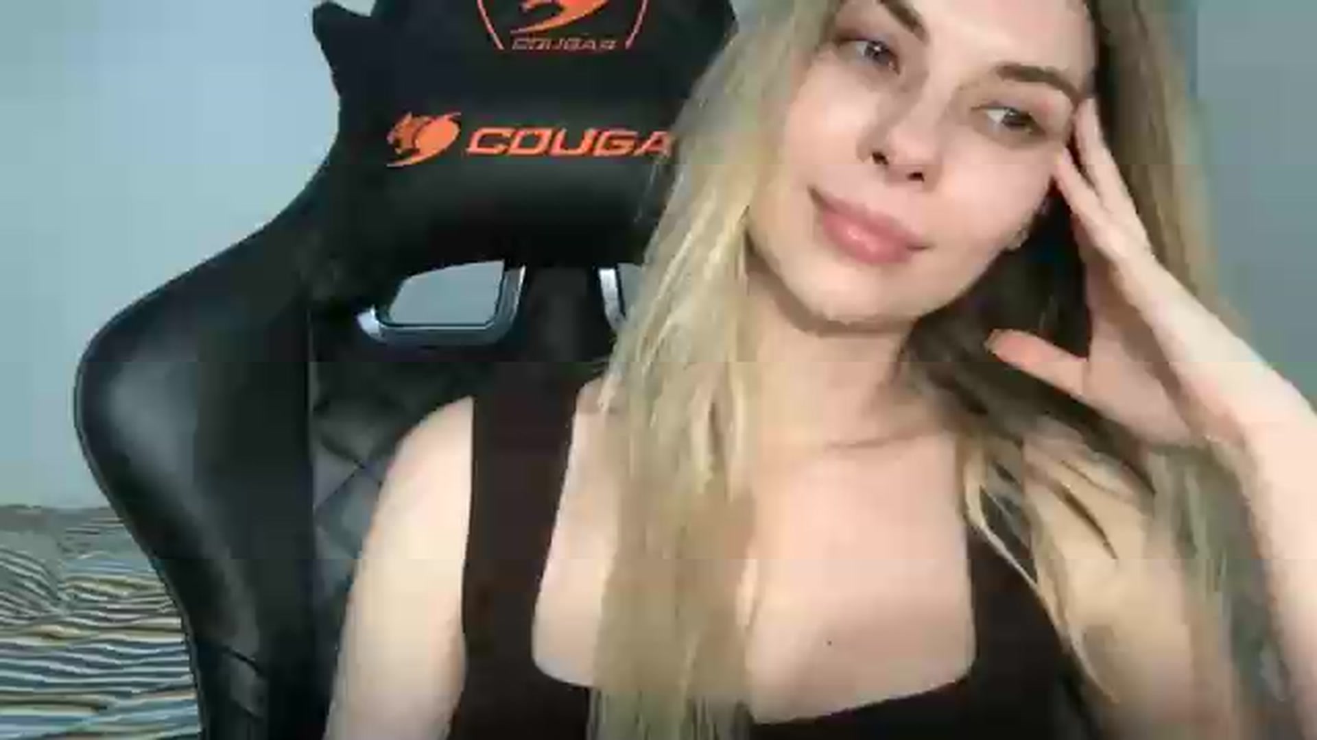 Gallery image thumbnail from neverinmylife's myfreecams stream on, 05/21/2026, 12:03 image 6 of 20
