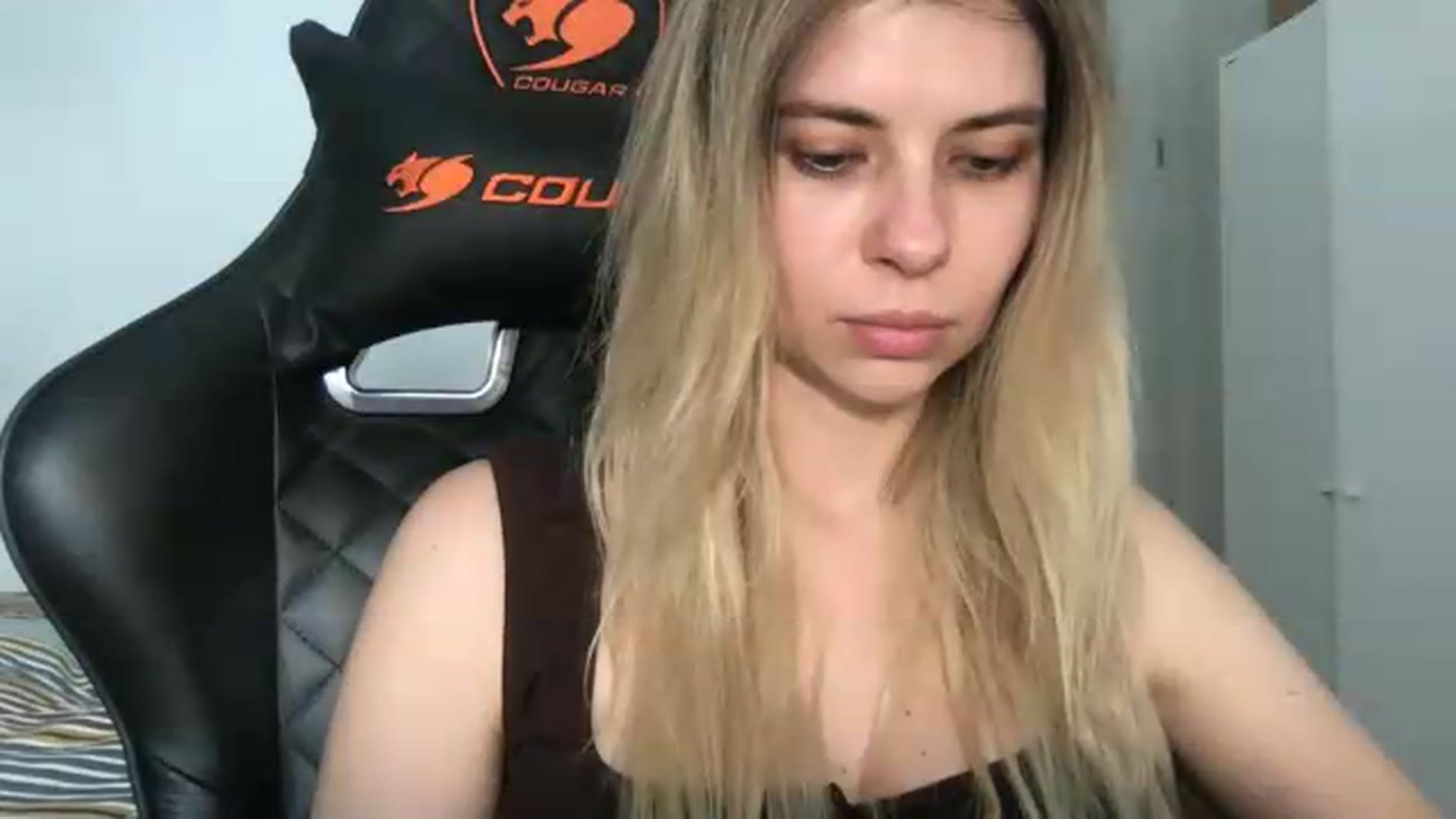 Gallery image thumbnail from neverinmylife's myfreecams stream on, 05/21/2026, 12:03 image 5 of 20