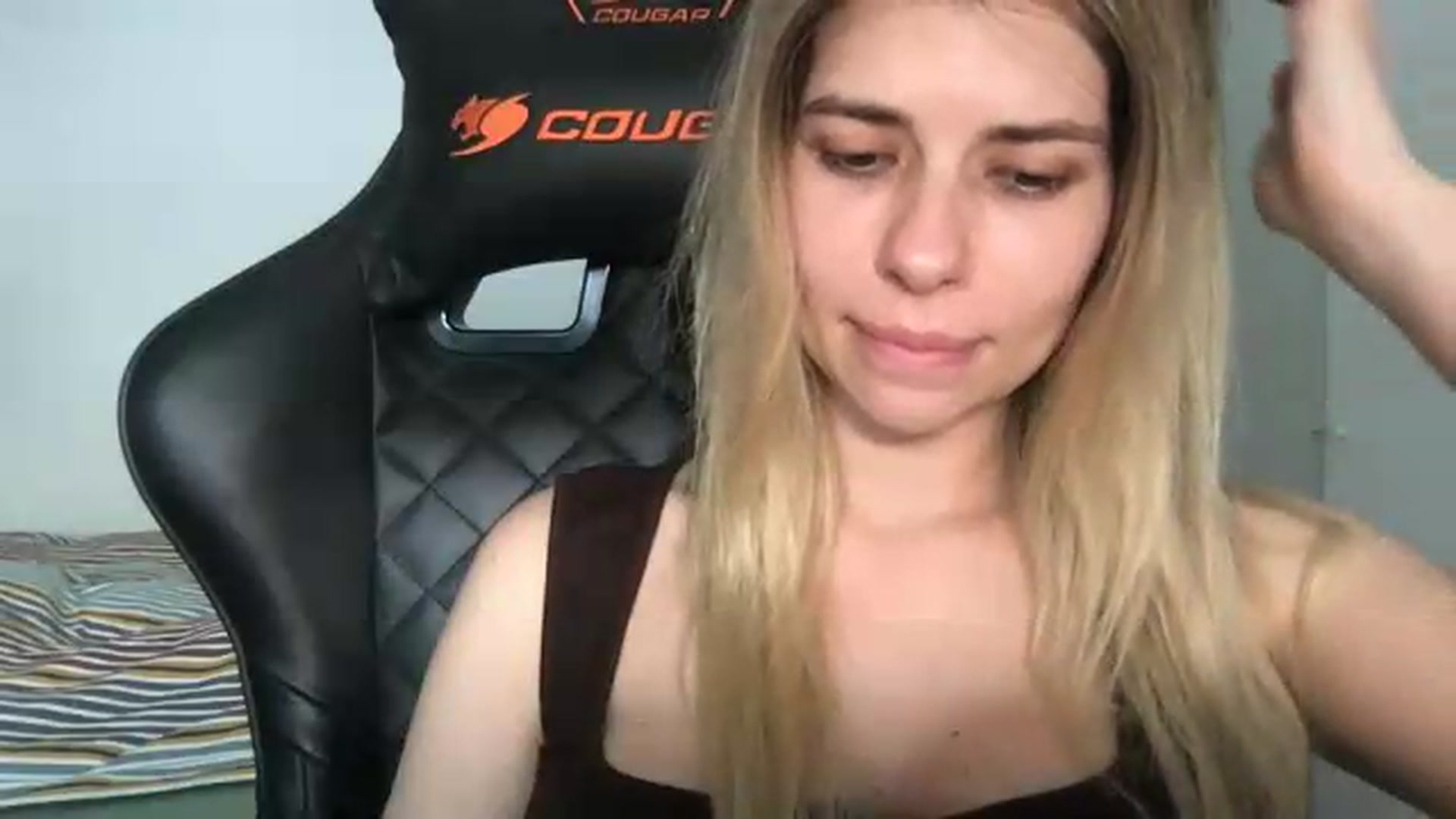 Gallery image thumbnail from neverinmylife's myfreecams stream on, 05/21/2026, 12:03 image 13 of 20