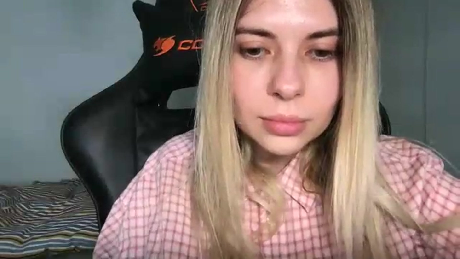 Gallery image thumbnail from neverinmylife's myfreecams stream on, 05/22/2026, 14:46 image 14 of 20